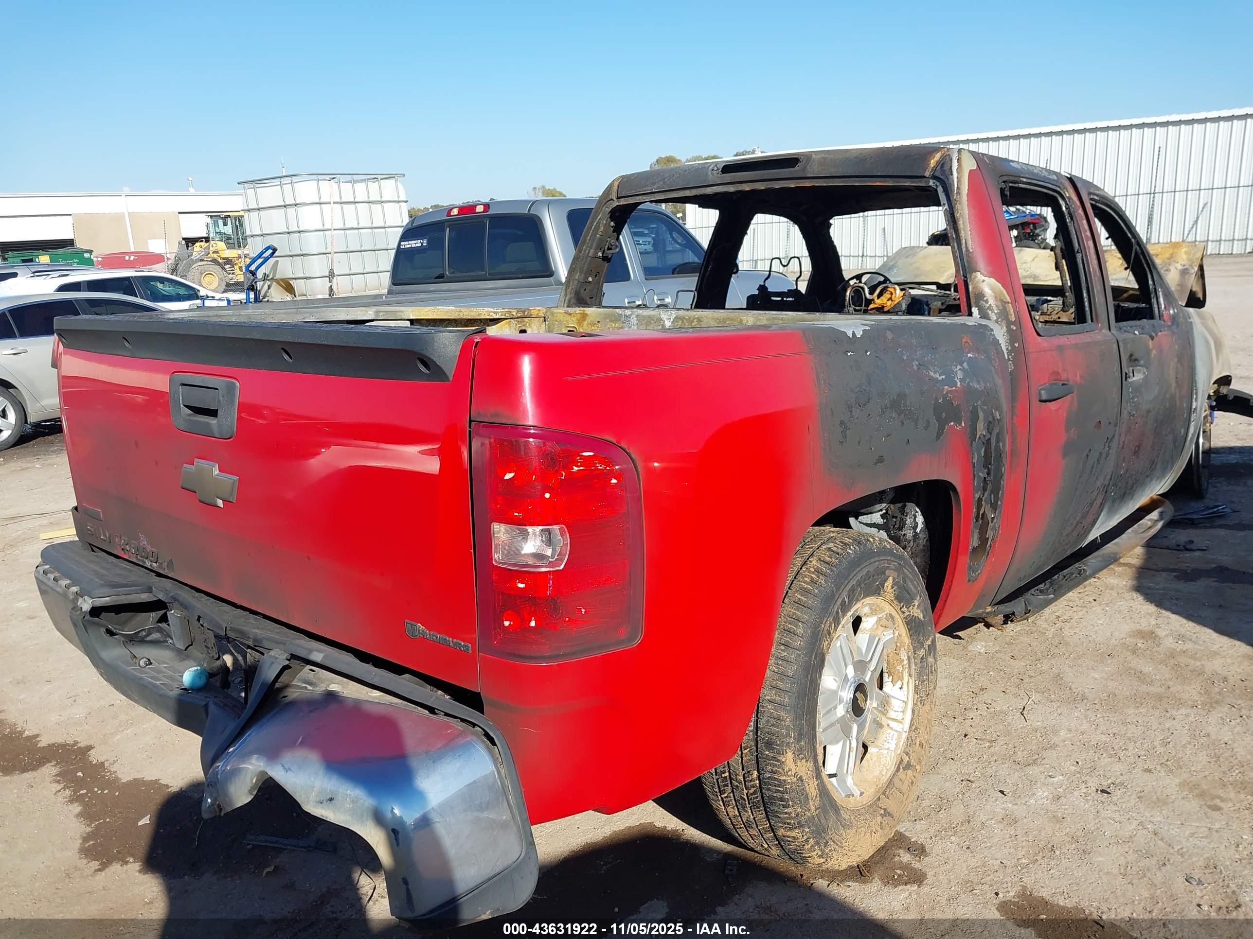 CHEVROLET SILVERADO image 4