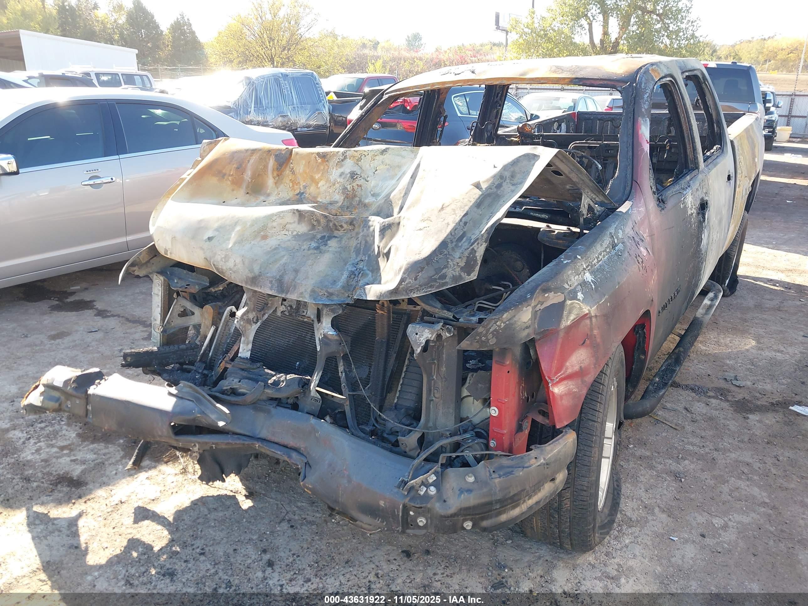 CHEVROLET SILVERADO image 6
