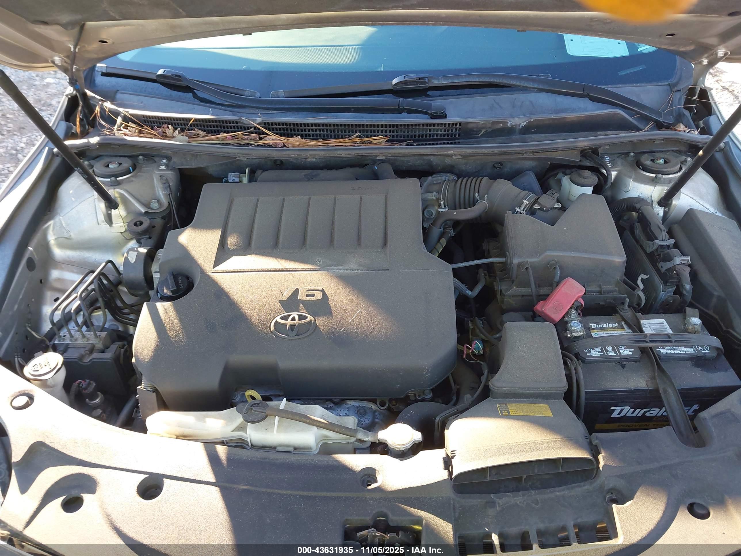 TOYOTA AVALON image 10