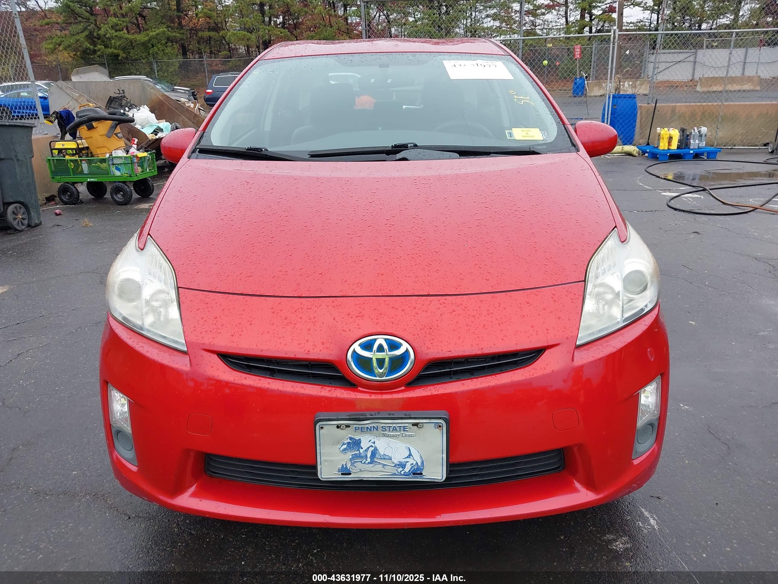 TOYOTA PRIUS image 6