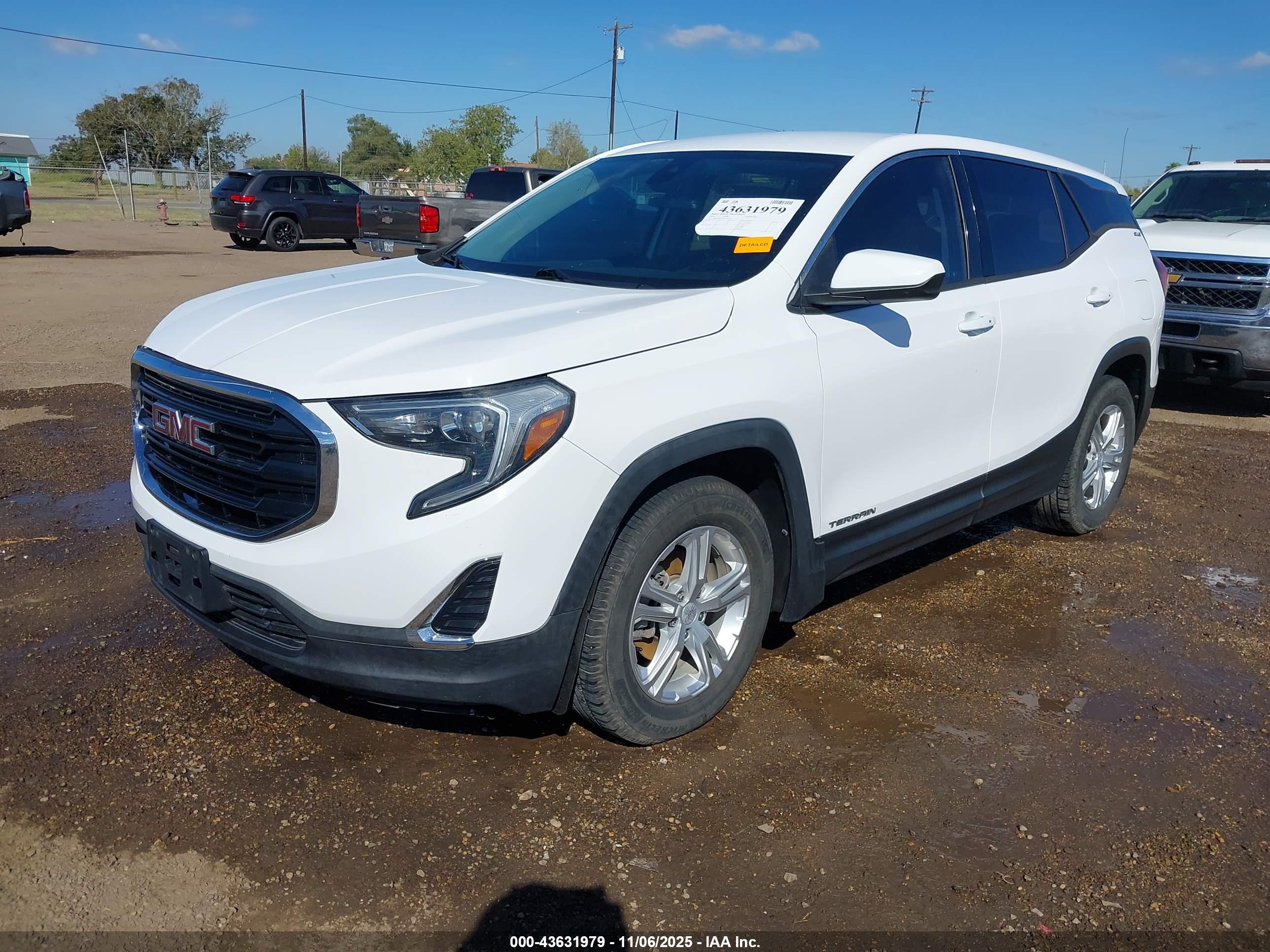 GMC TERRAIN image 2