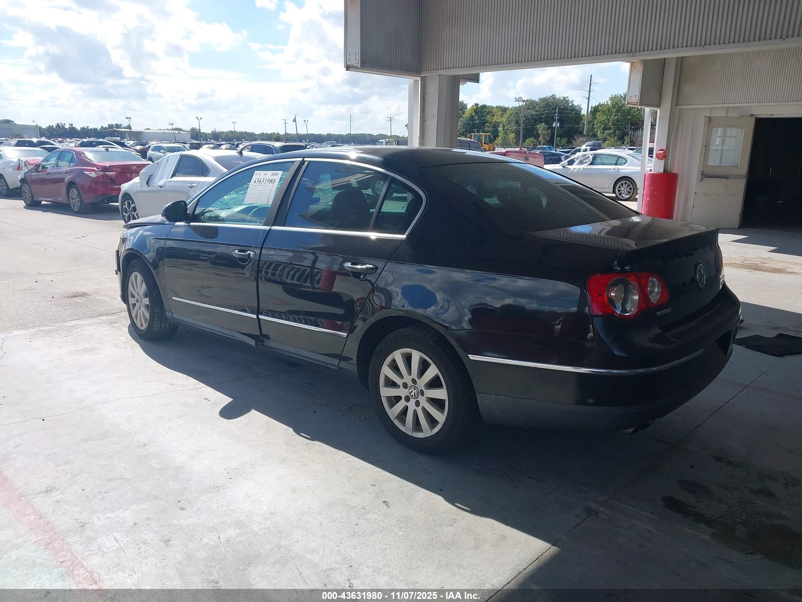 VOLKSWAGEN PASSAT image 3