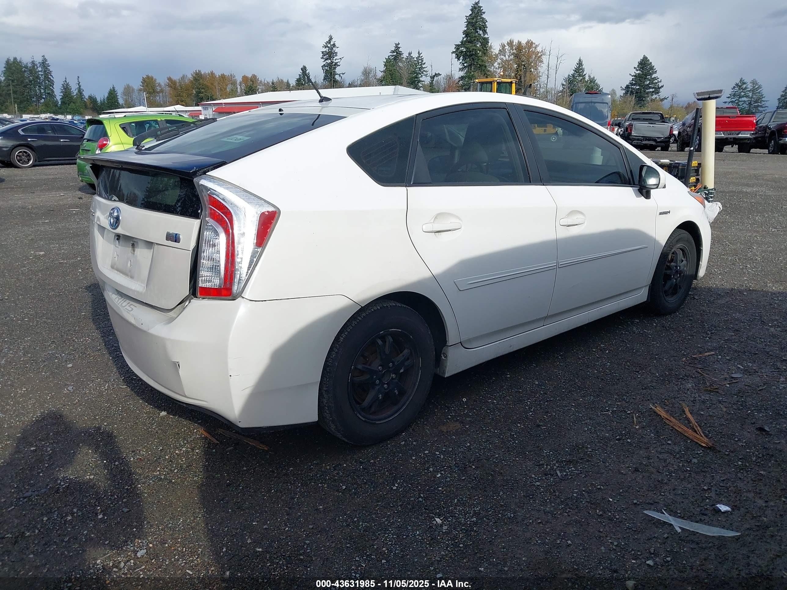 TOYOTA PRIUS image 4