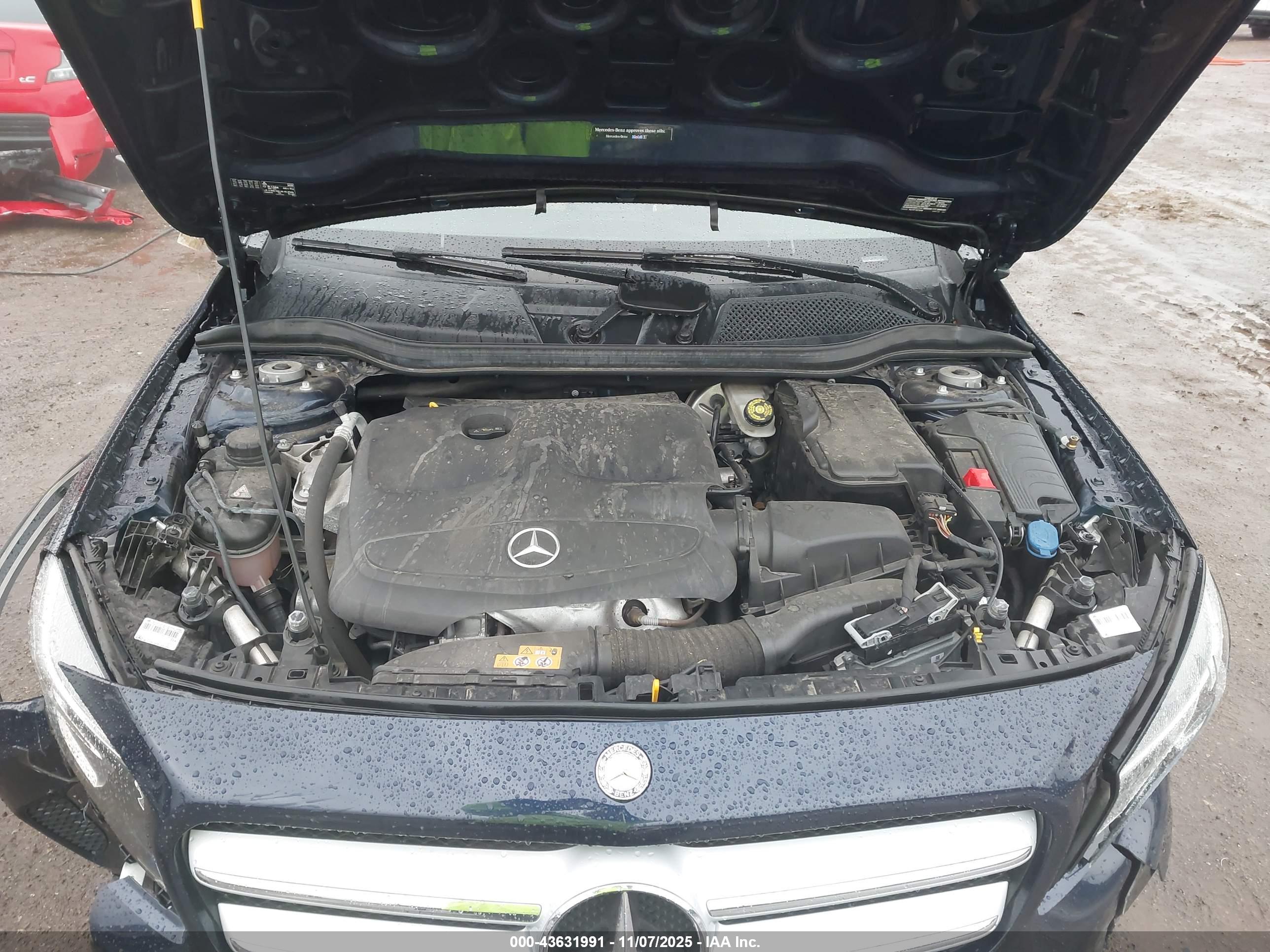 MERCEDES-BENZ GLA image 10