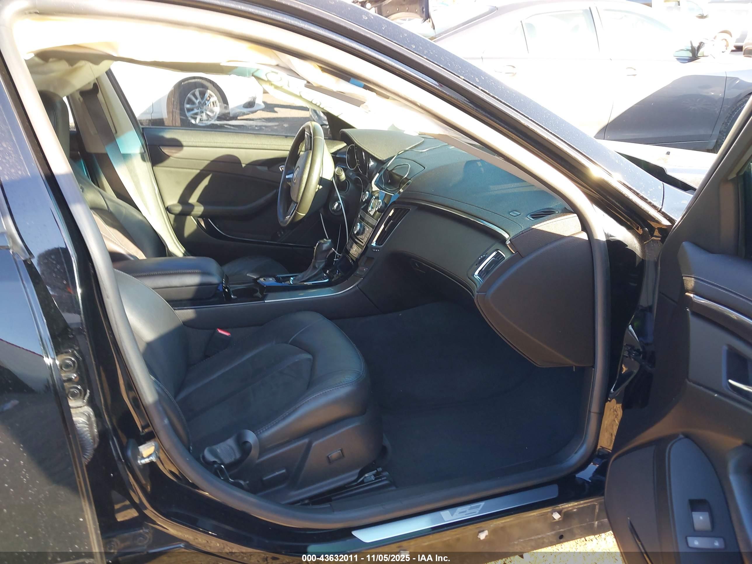CADILLAC CTS-V image 5