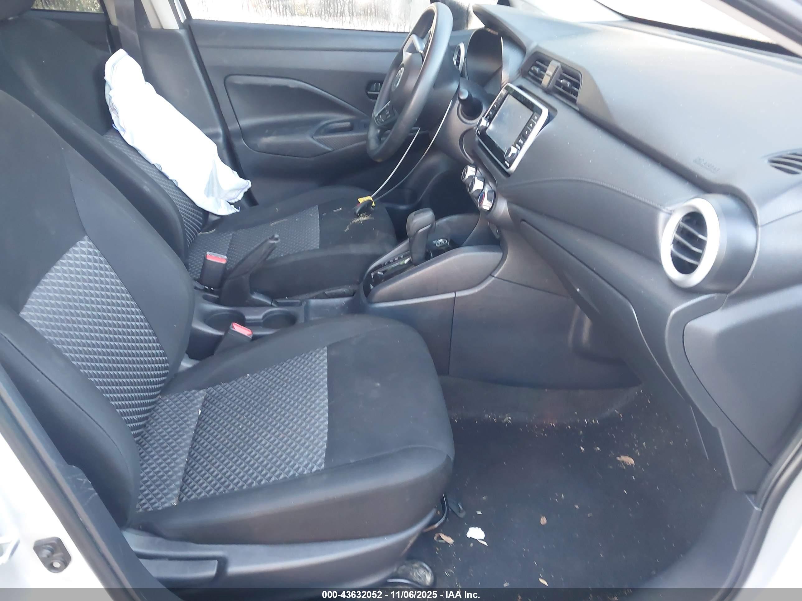 NISSAN VERSA image 5
