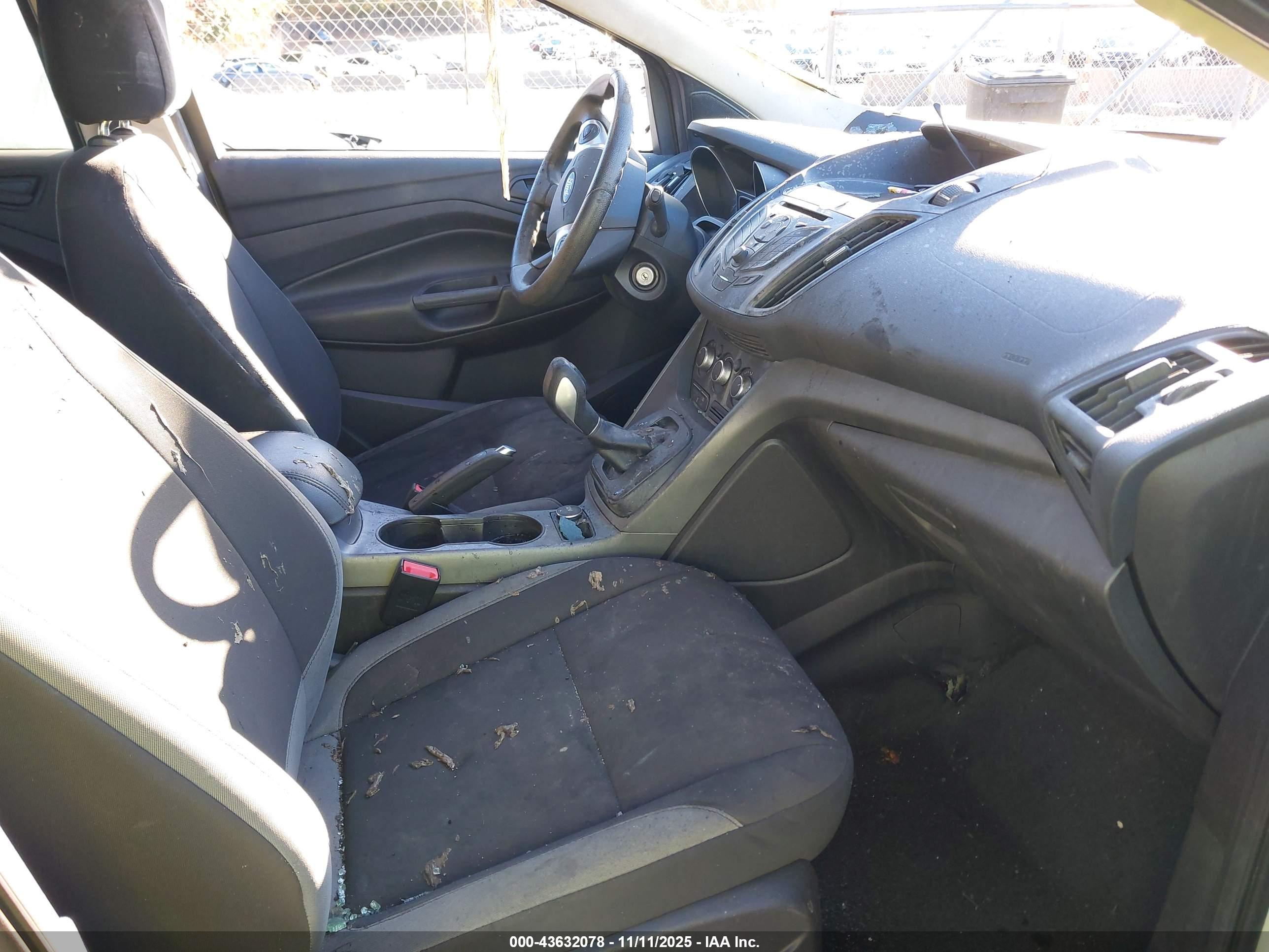 FORD ESCAPE image 5