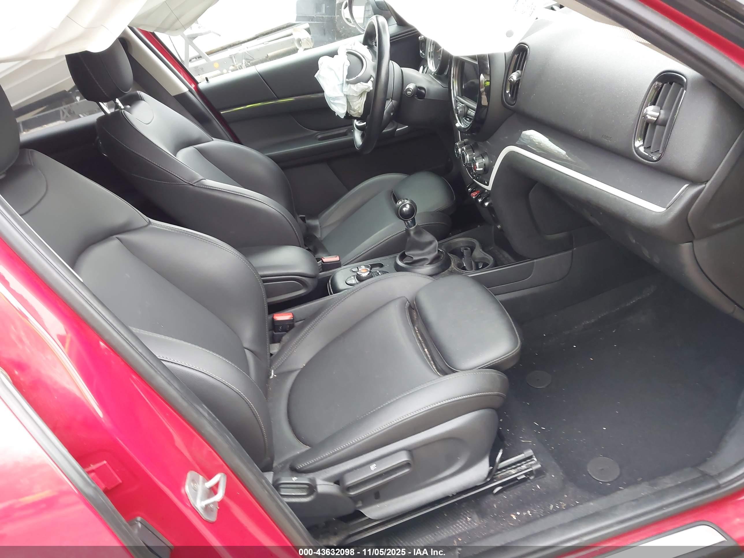 MINI COUNTRYMAN image 5
