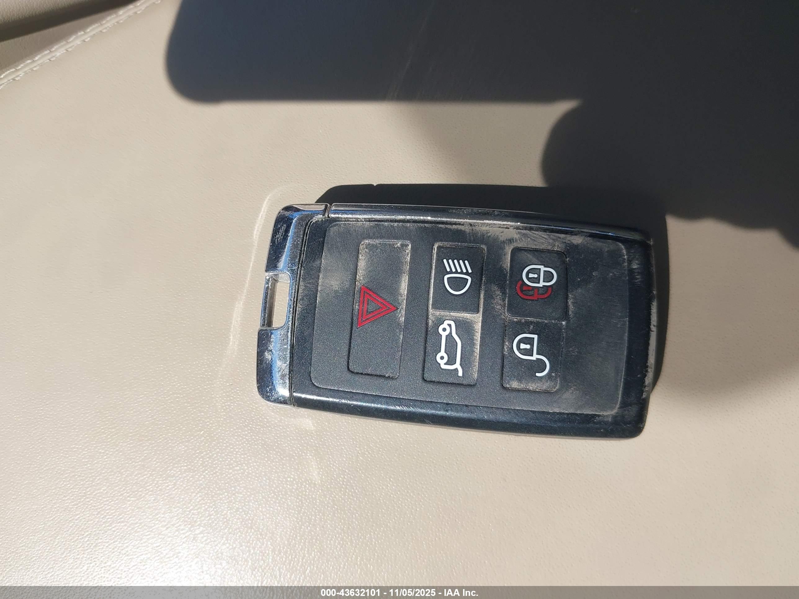 LAND ROVER image 11