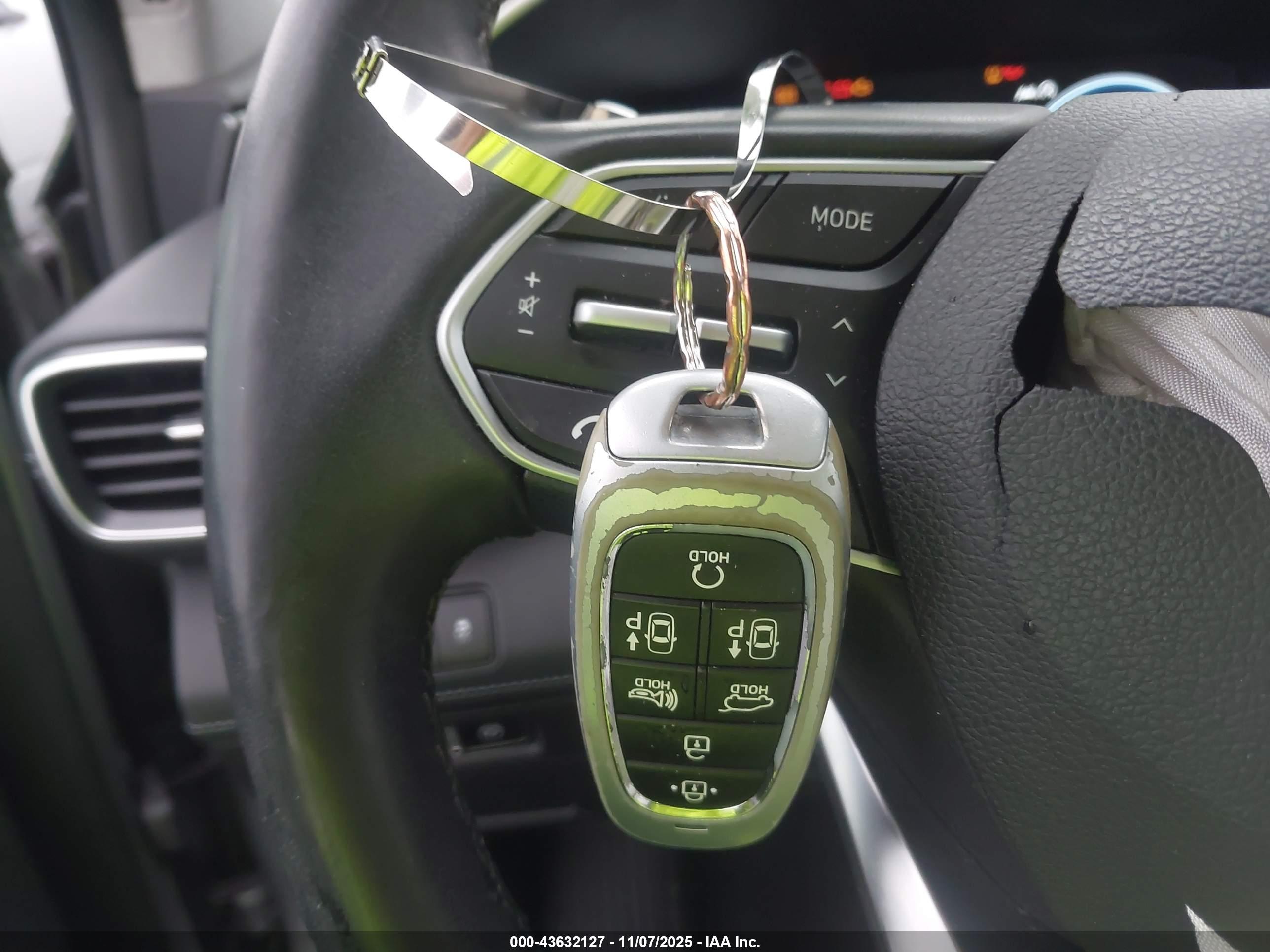 HYUNDAI SANTA image 11