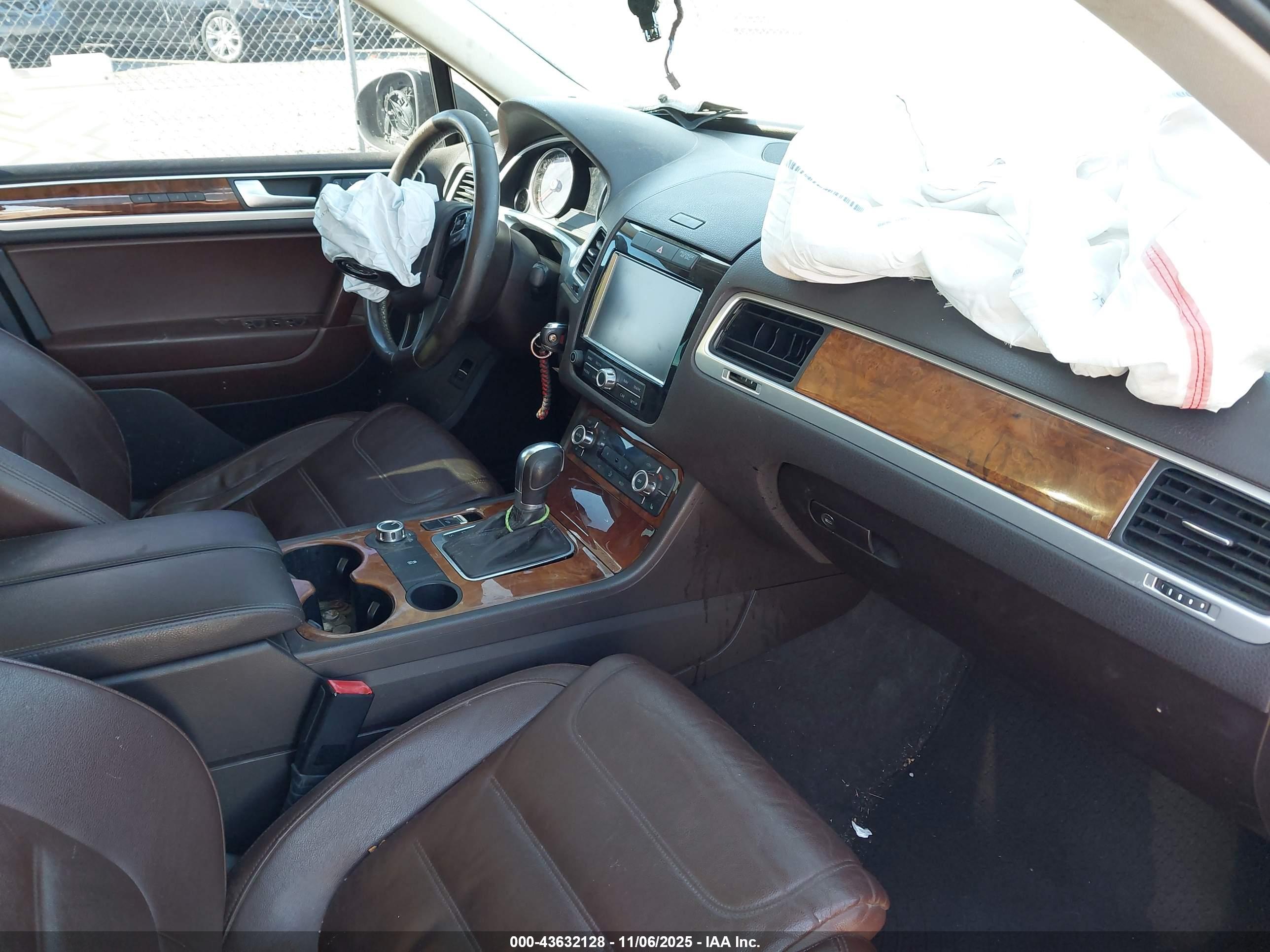 VOLKSWAGEN TOUAREG image 5