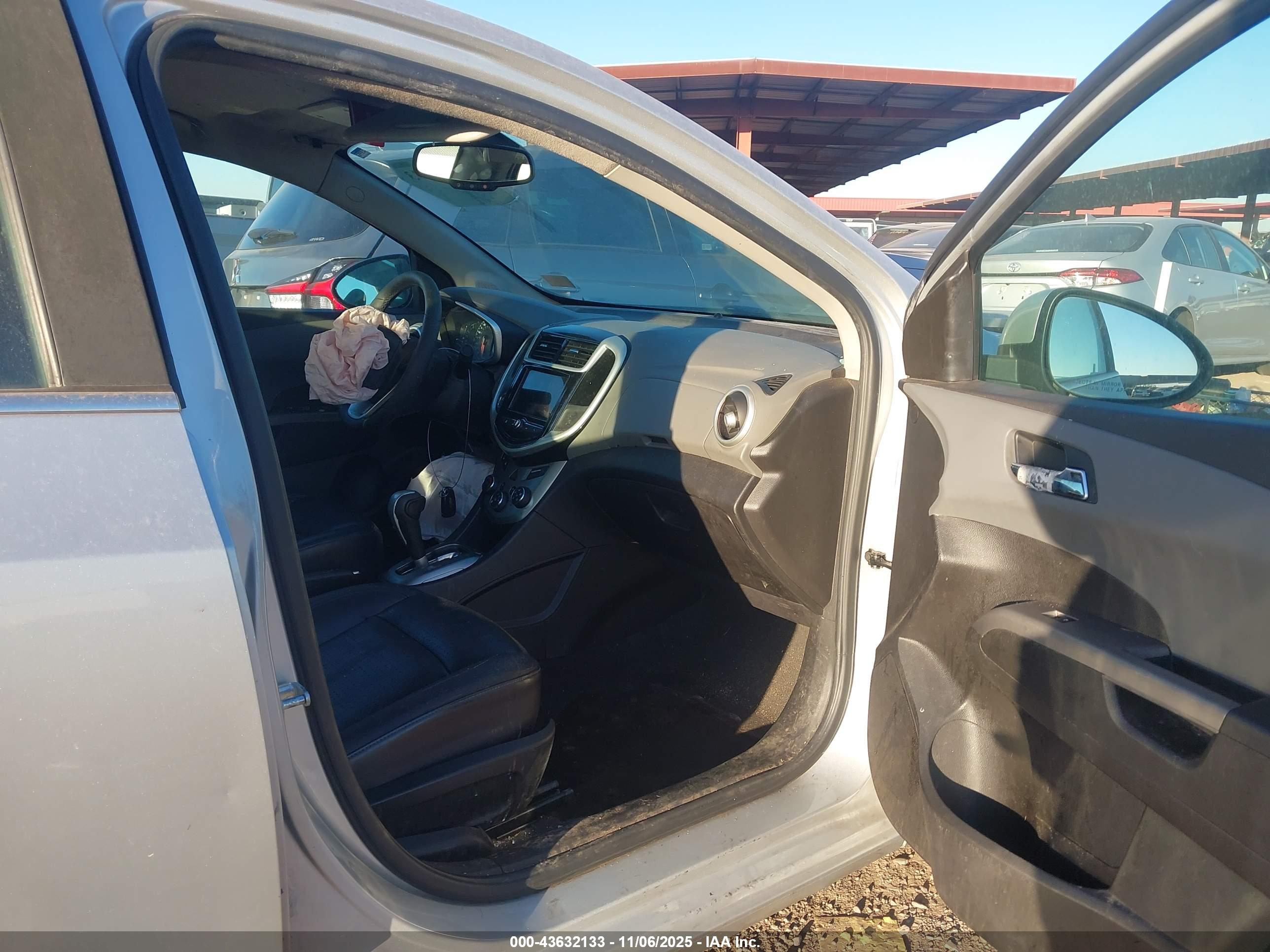 CHEVROLET SONIC image 5