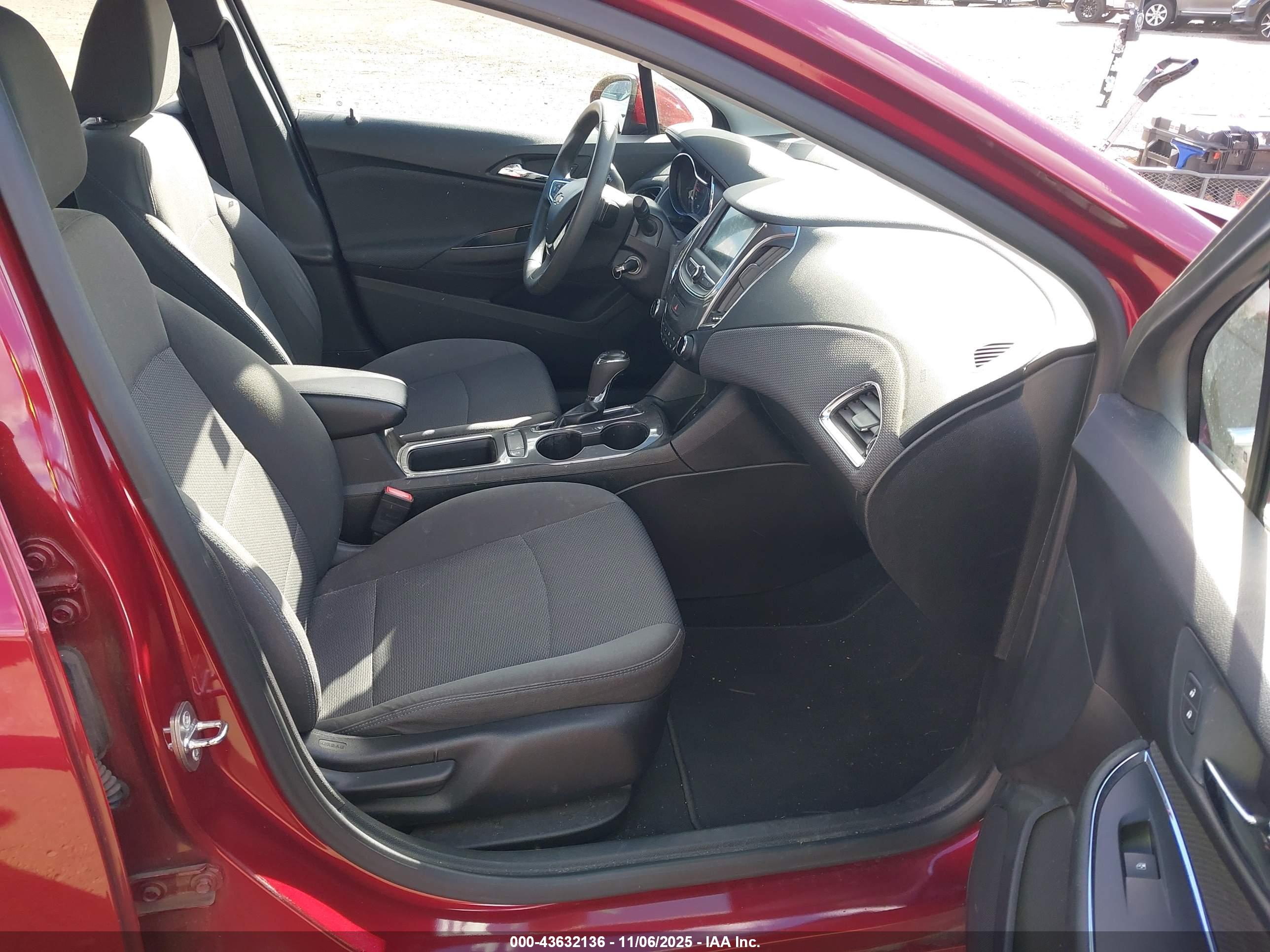CHEVROLET CRUZE image 5