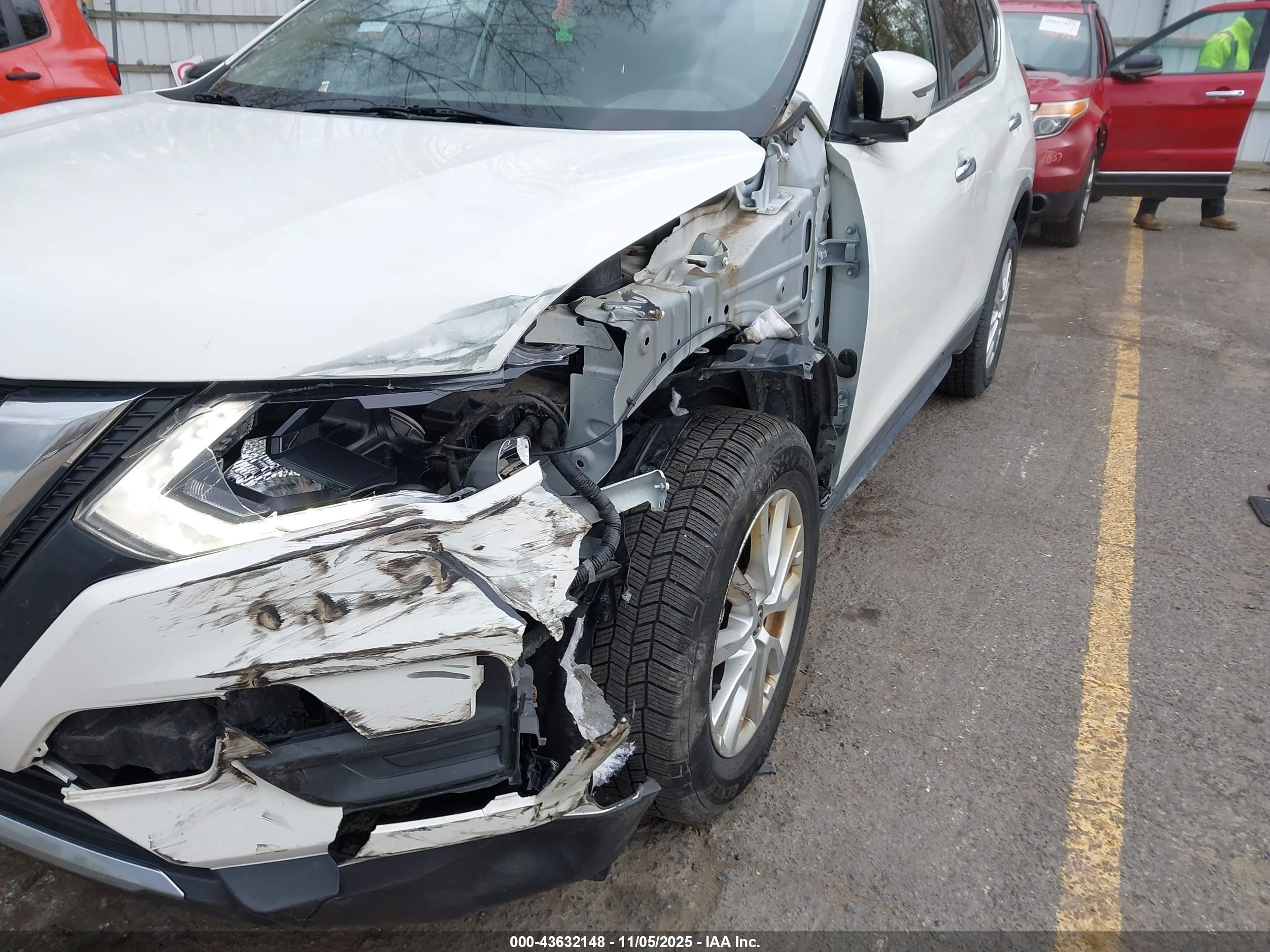 NISSAN ROGUE image 6