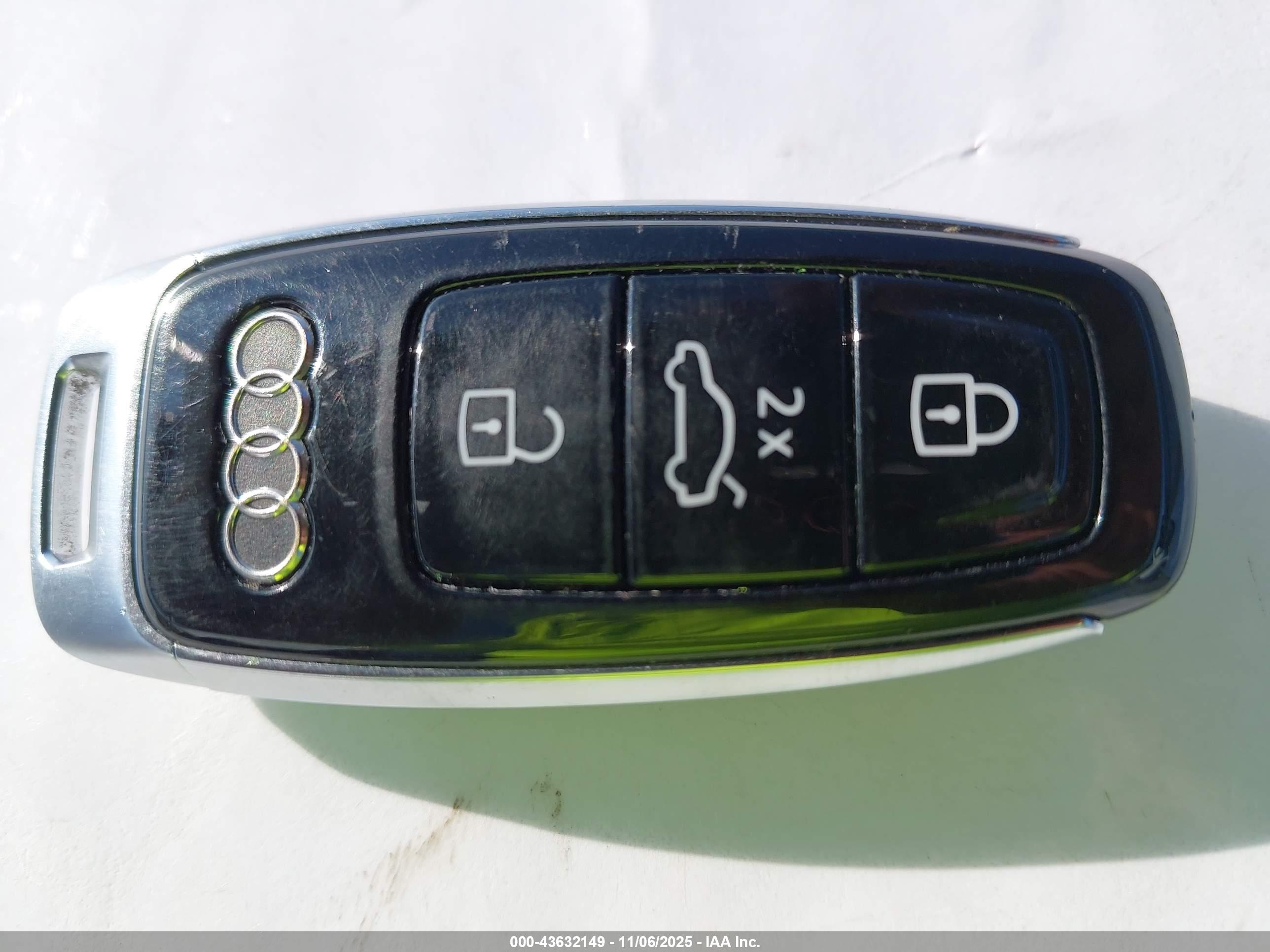 AUDI Q8 image 11