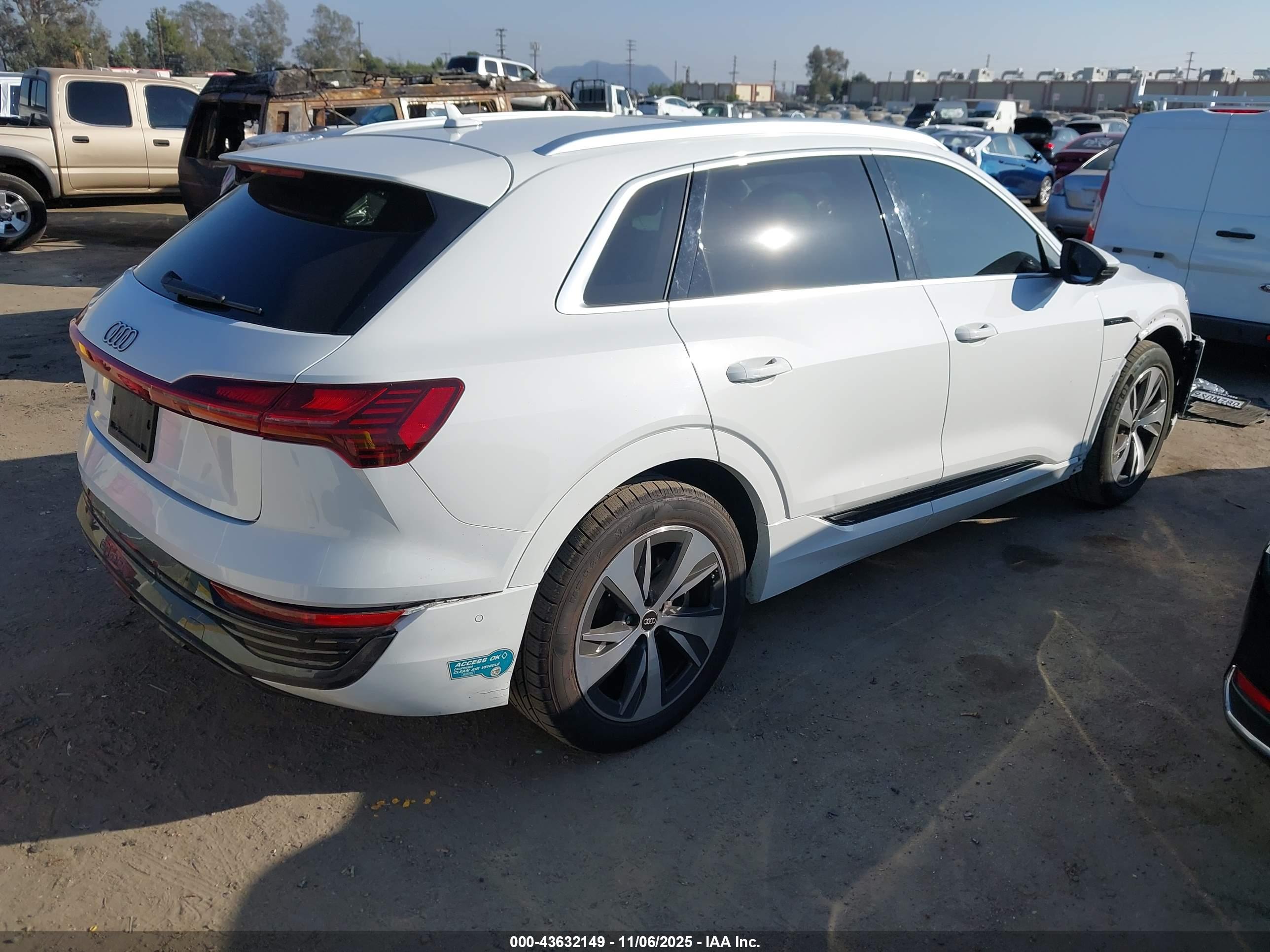 AUDI Q8 image 4