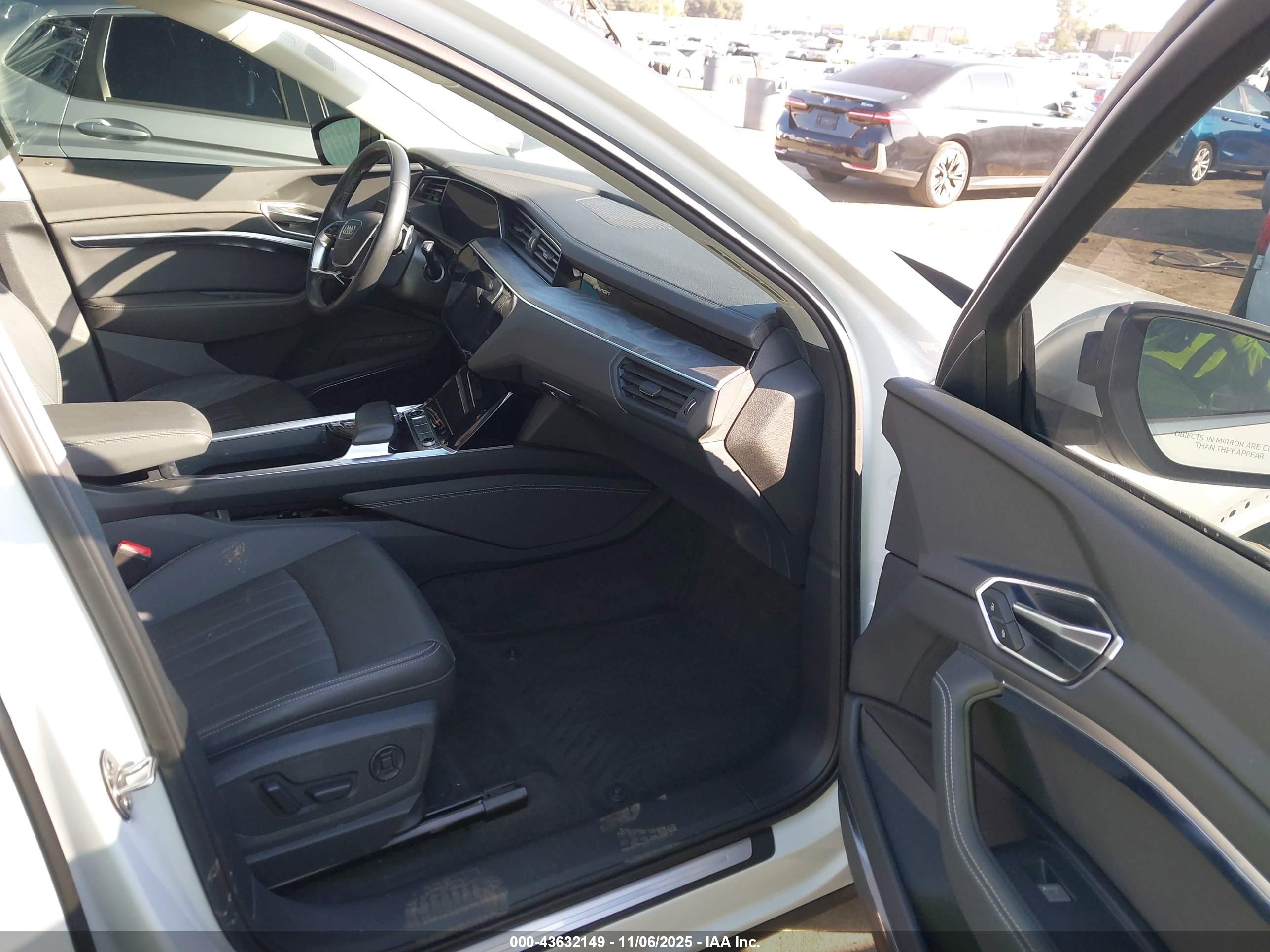 AUDI Q8 image 5