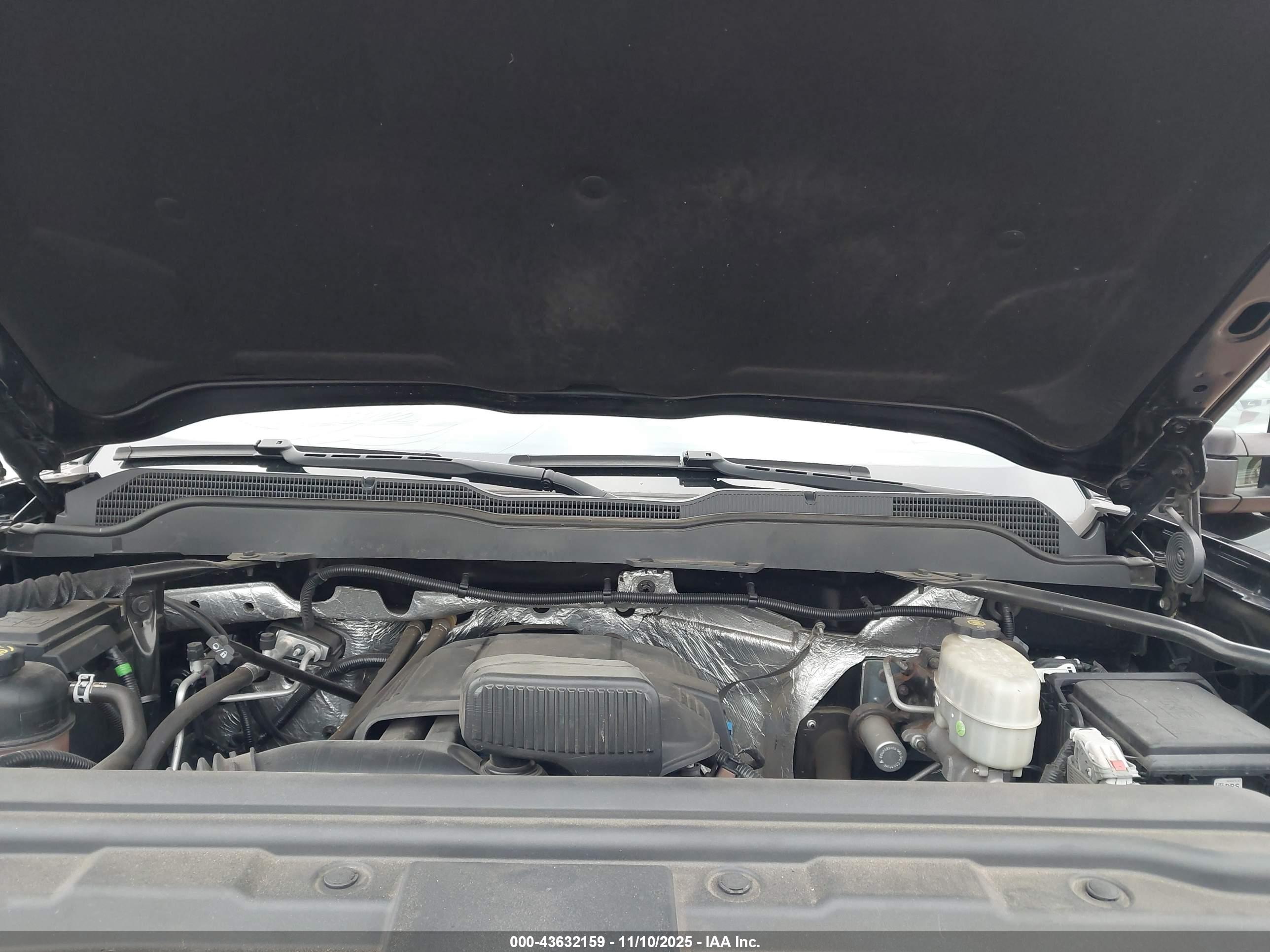CHEVROLET SILVERADO image 10