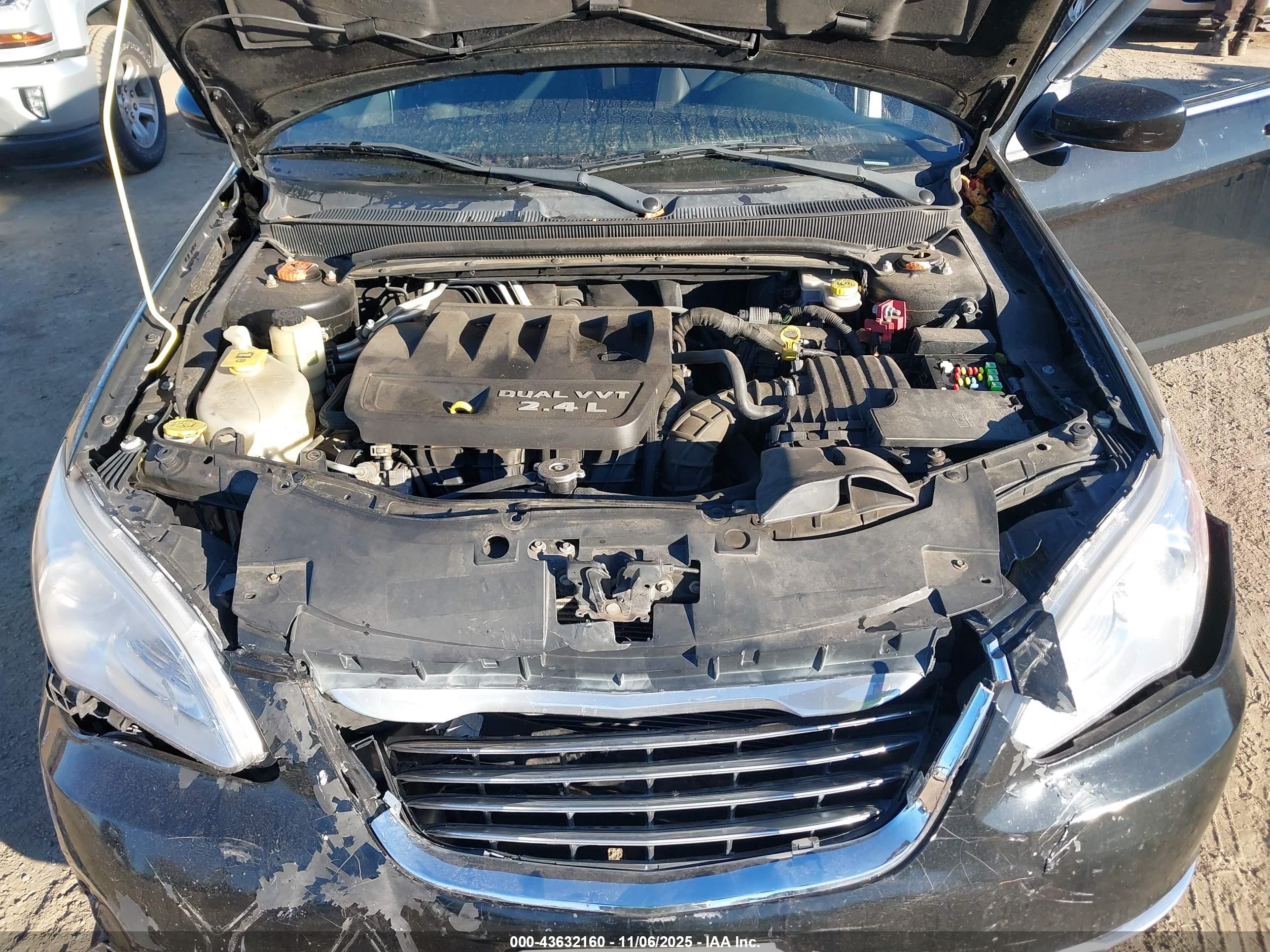 CHRYSLER 200 image 10