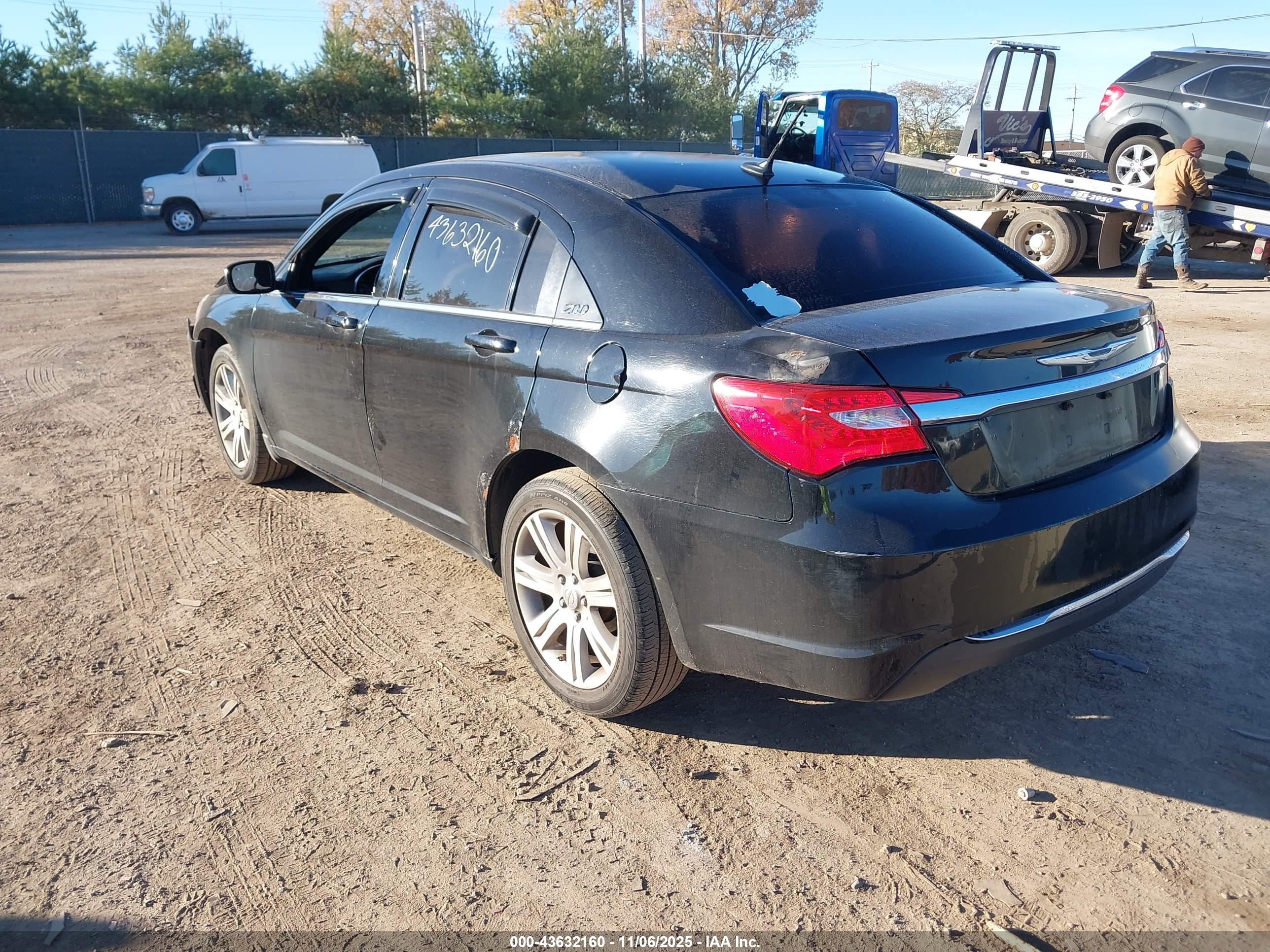 CHRYSLER 200 image 3
