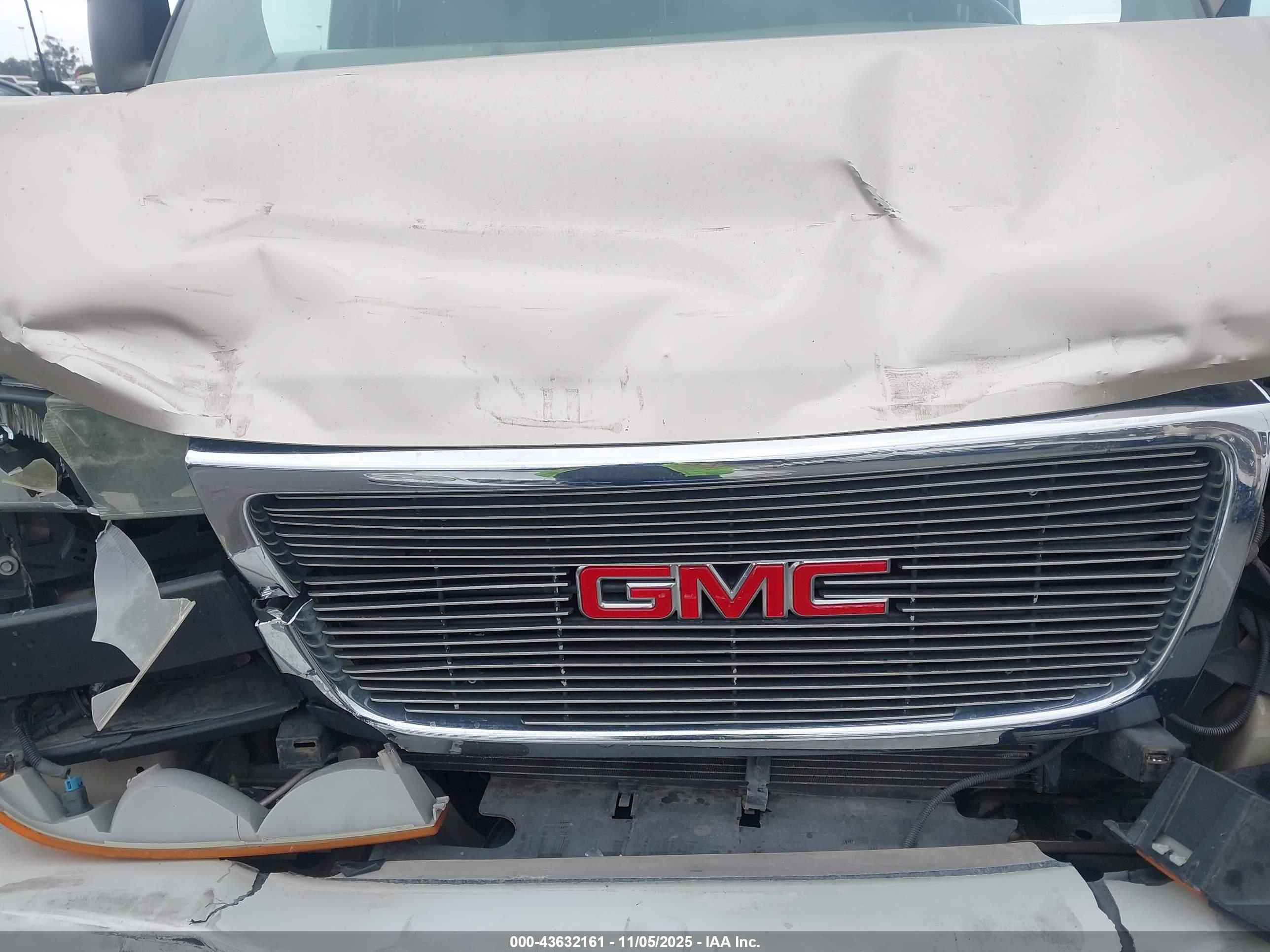 GMC SAVANA image 10