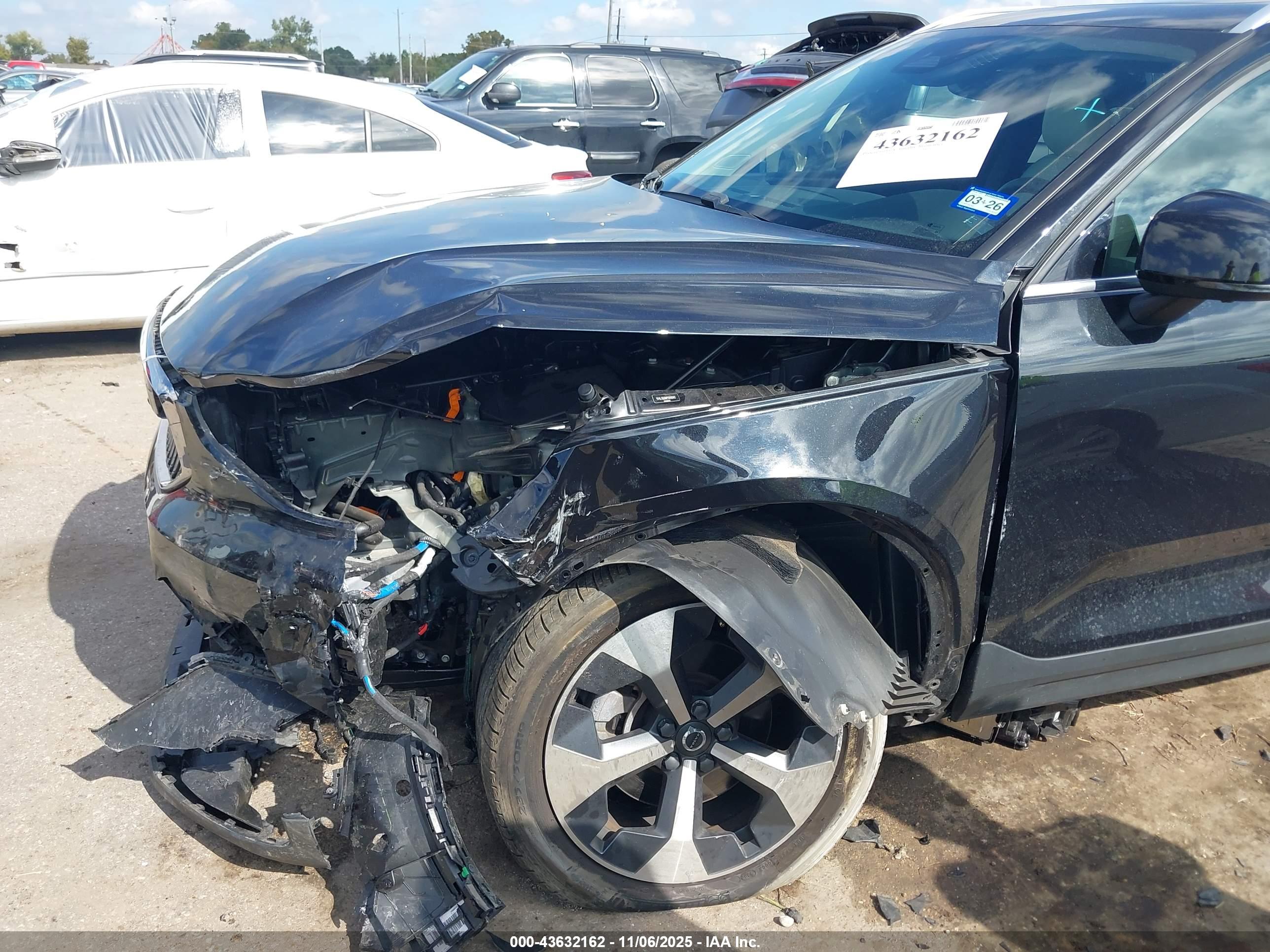 VOLVO XC40 image 6
