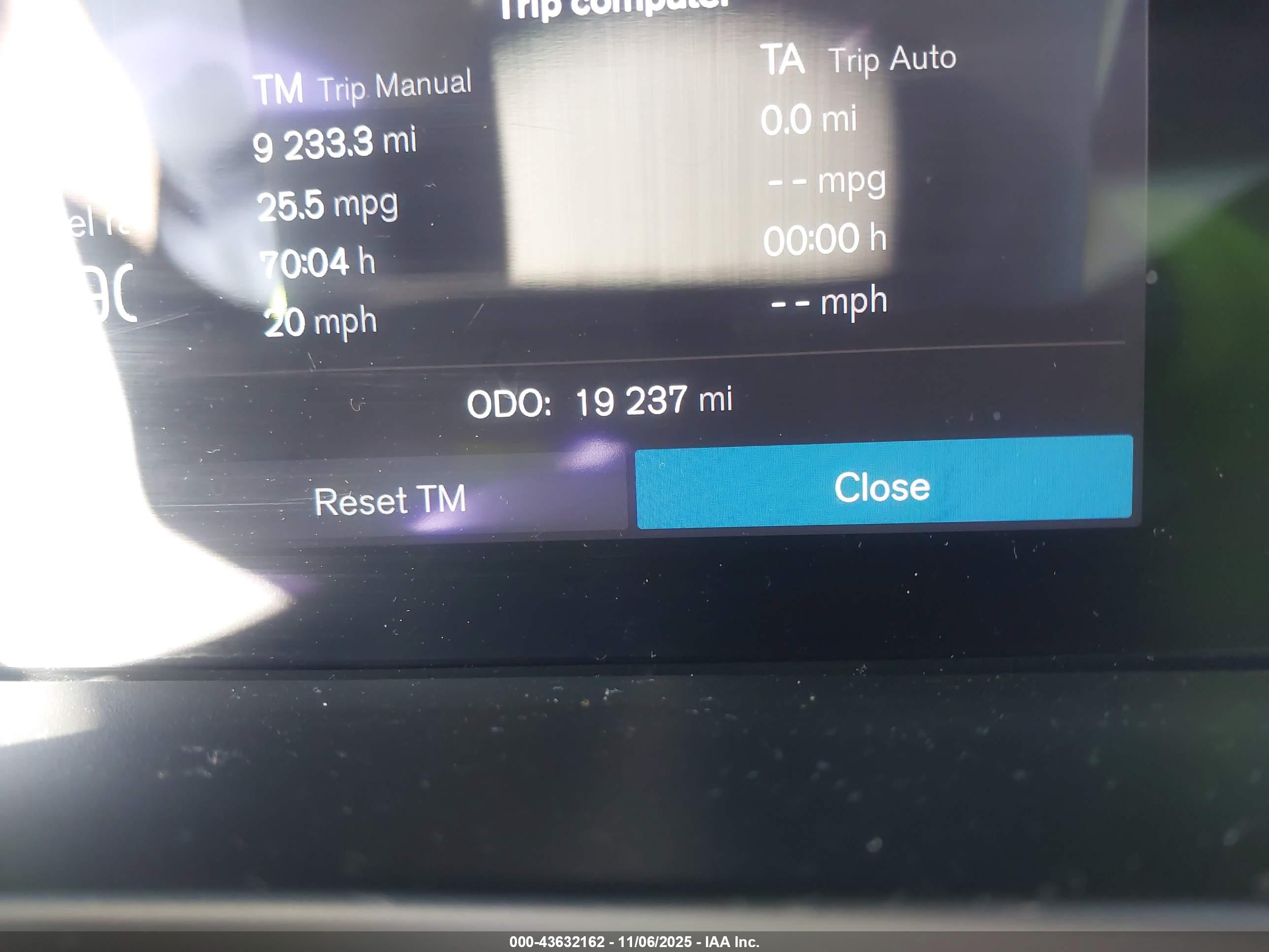 VOLVO XC40 image 7