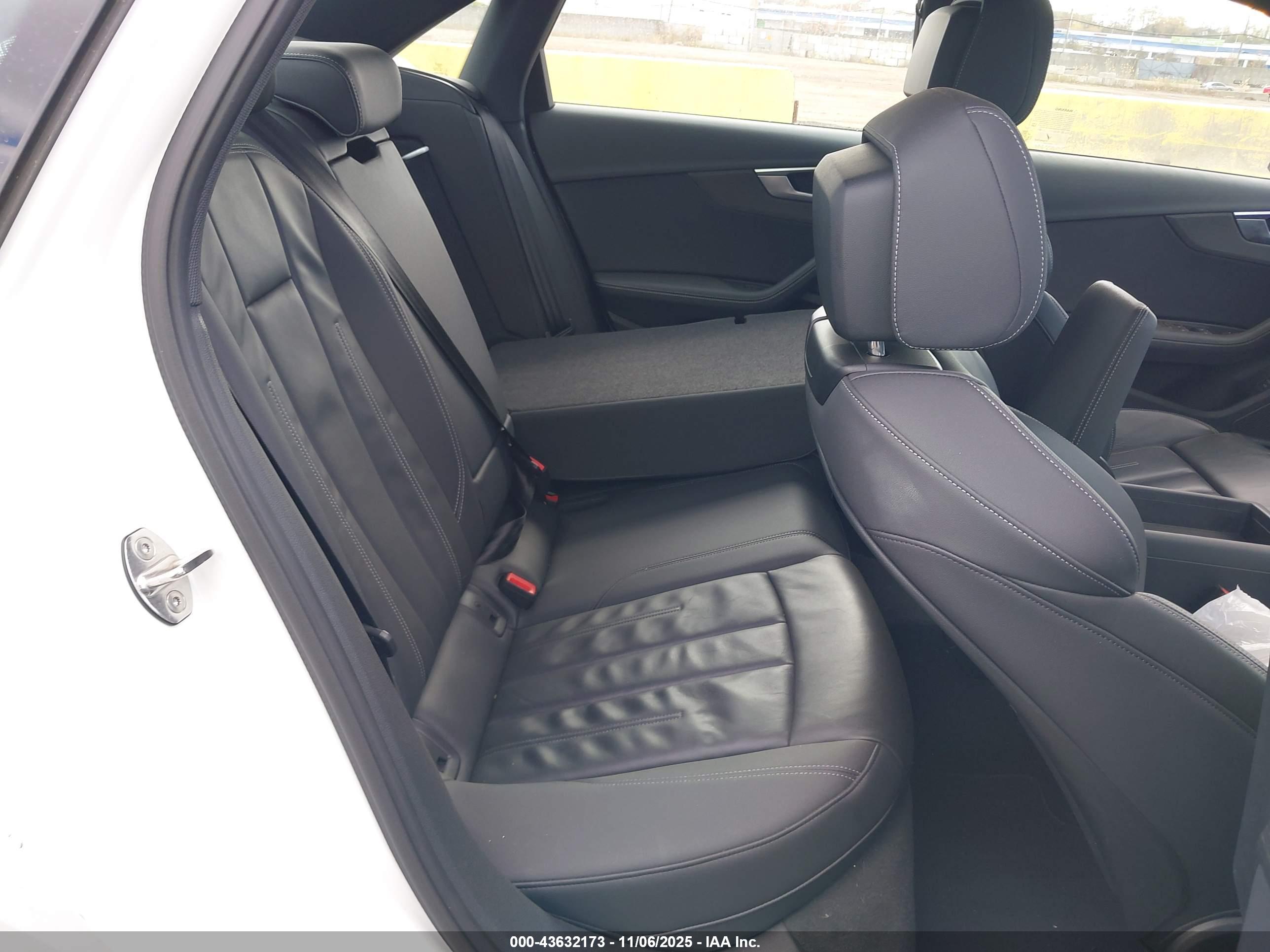 AUDI A4 image 8