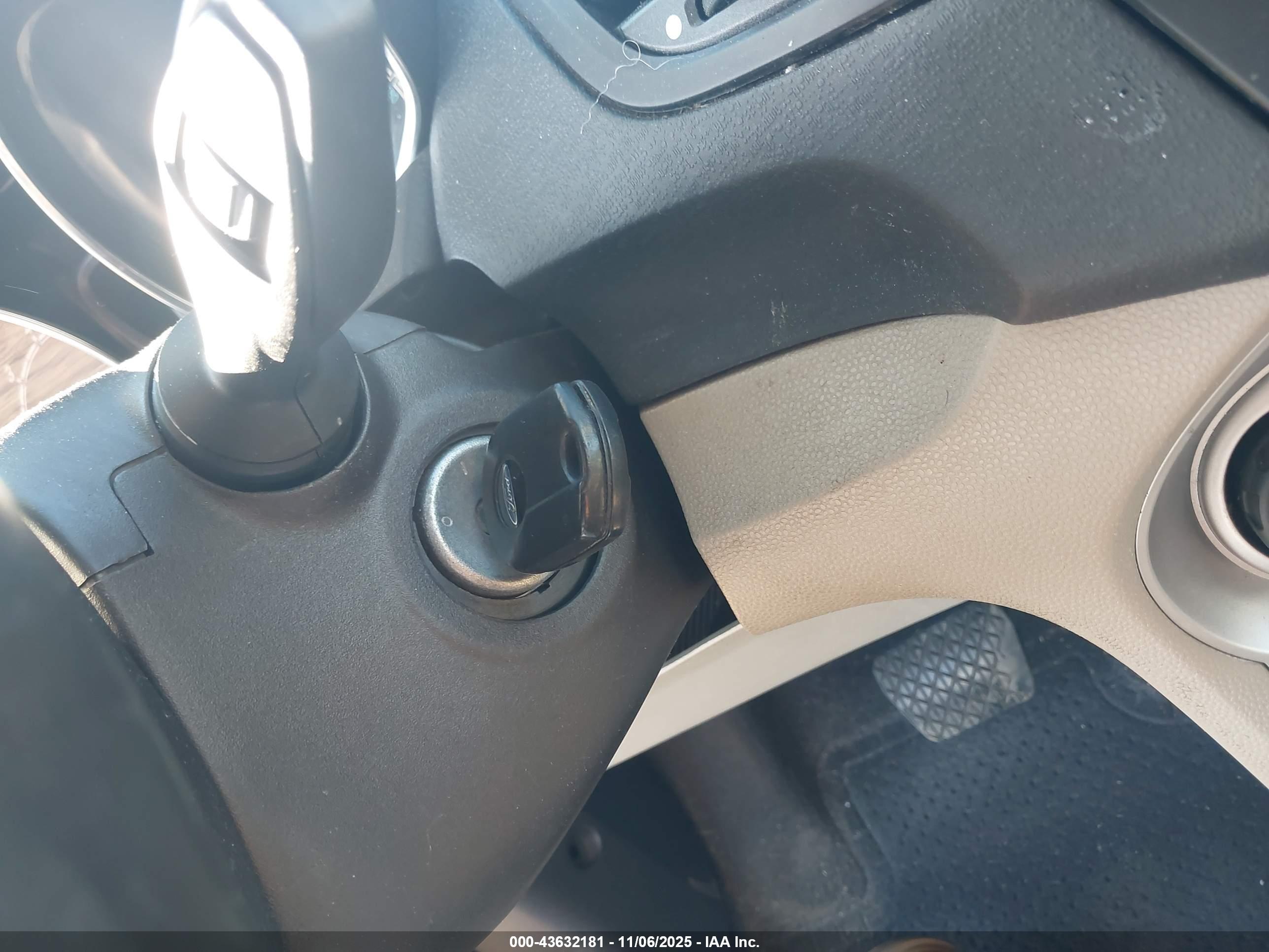 FORD FIESTA image 11