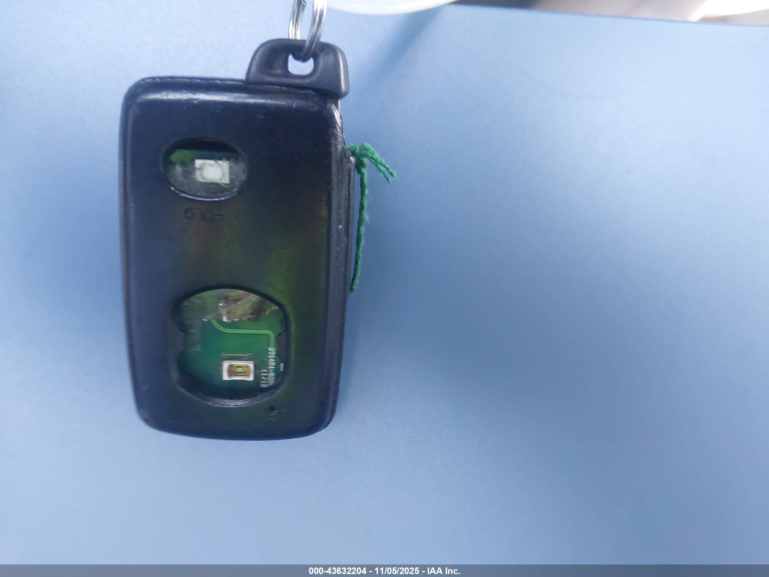 TOYOTA PRIUS image 11