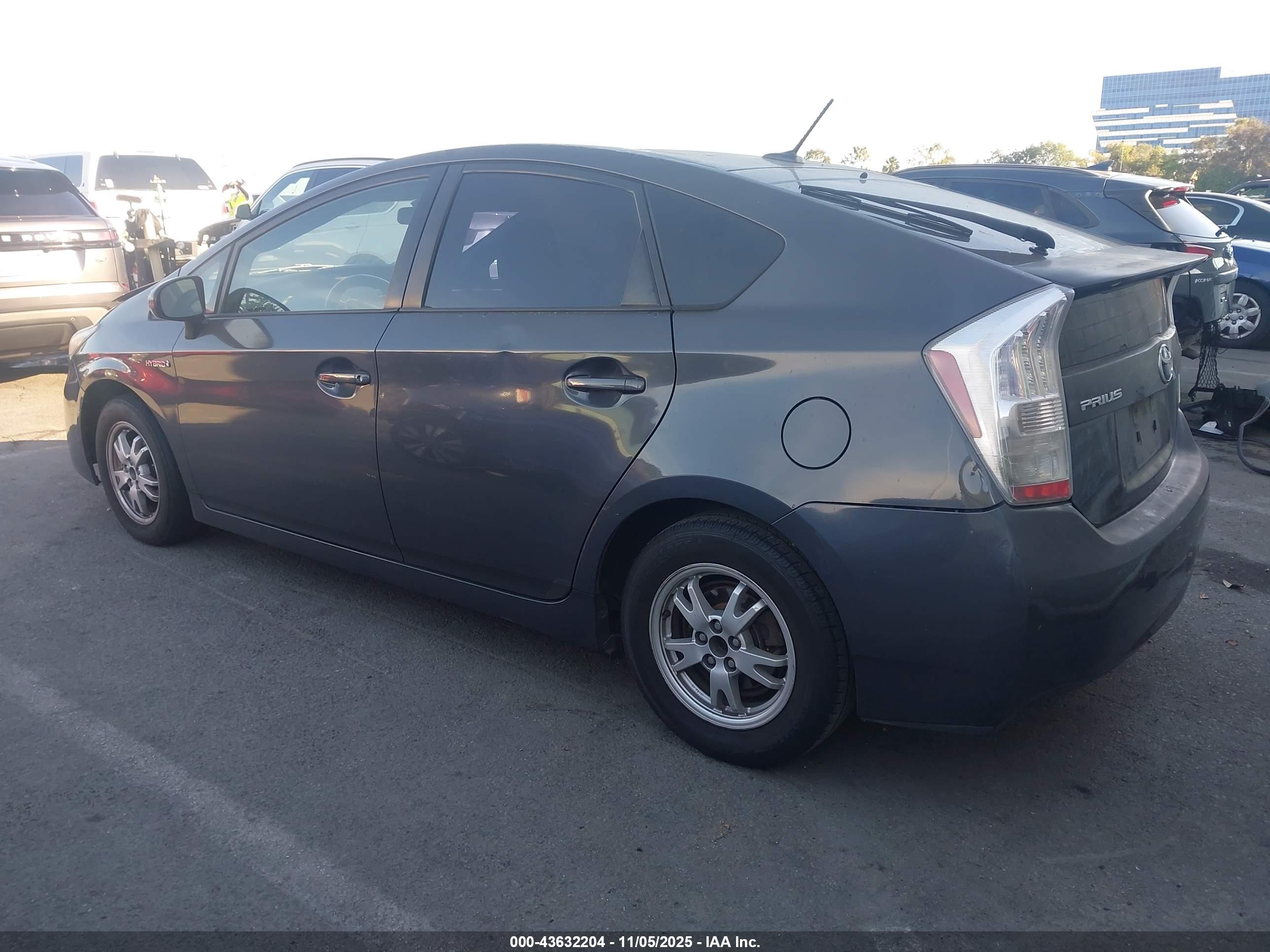 TOYOTA PRIUS image 3