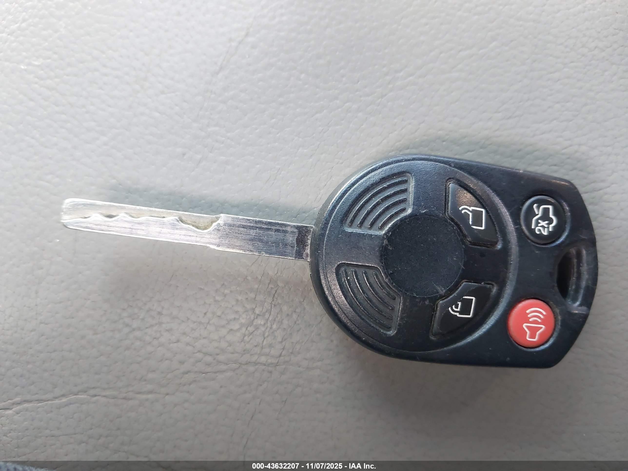FORD ESCAPE image 11