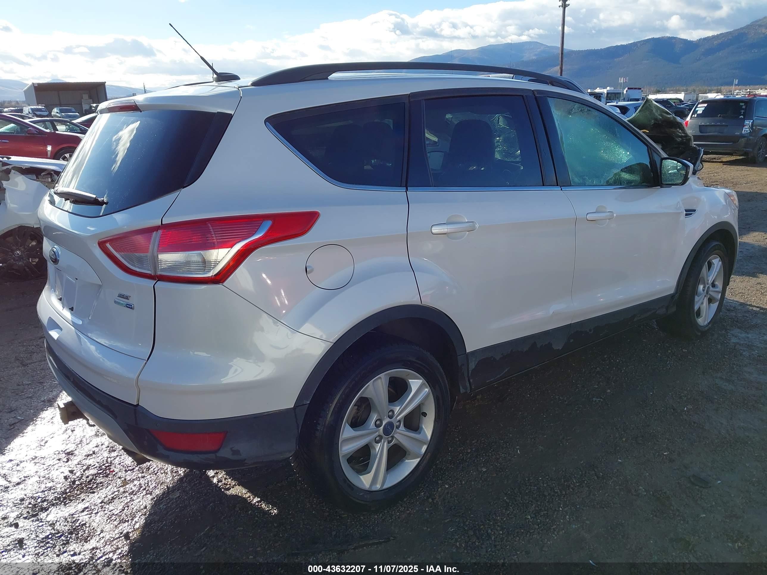 FORD ESCAPE image 4