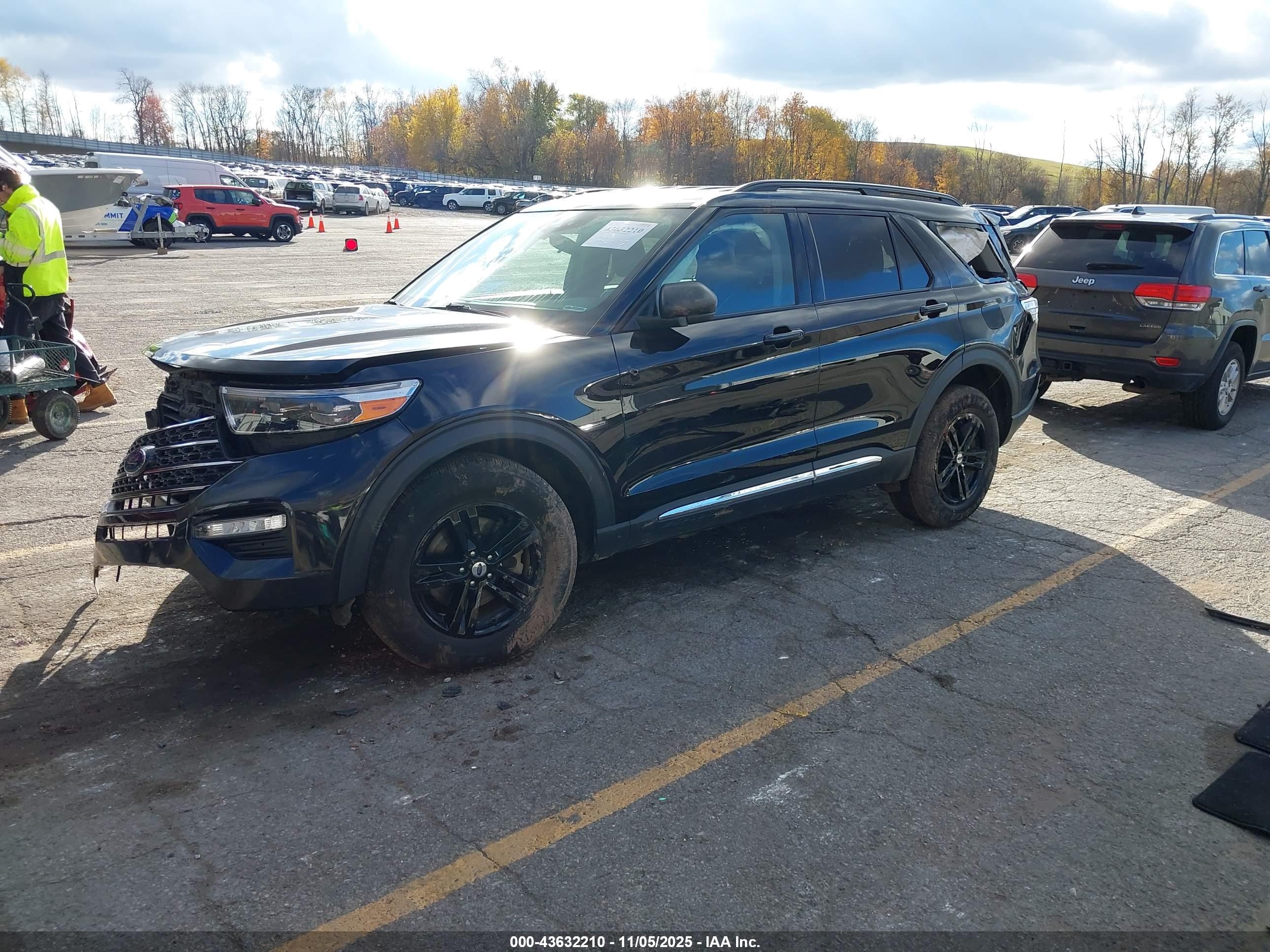 FORD EXPLORER image 2