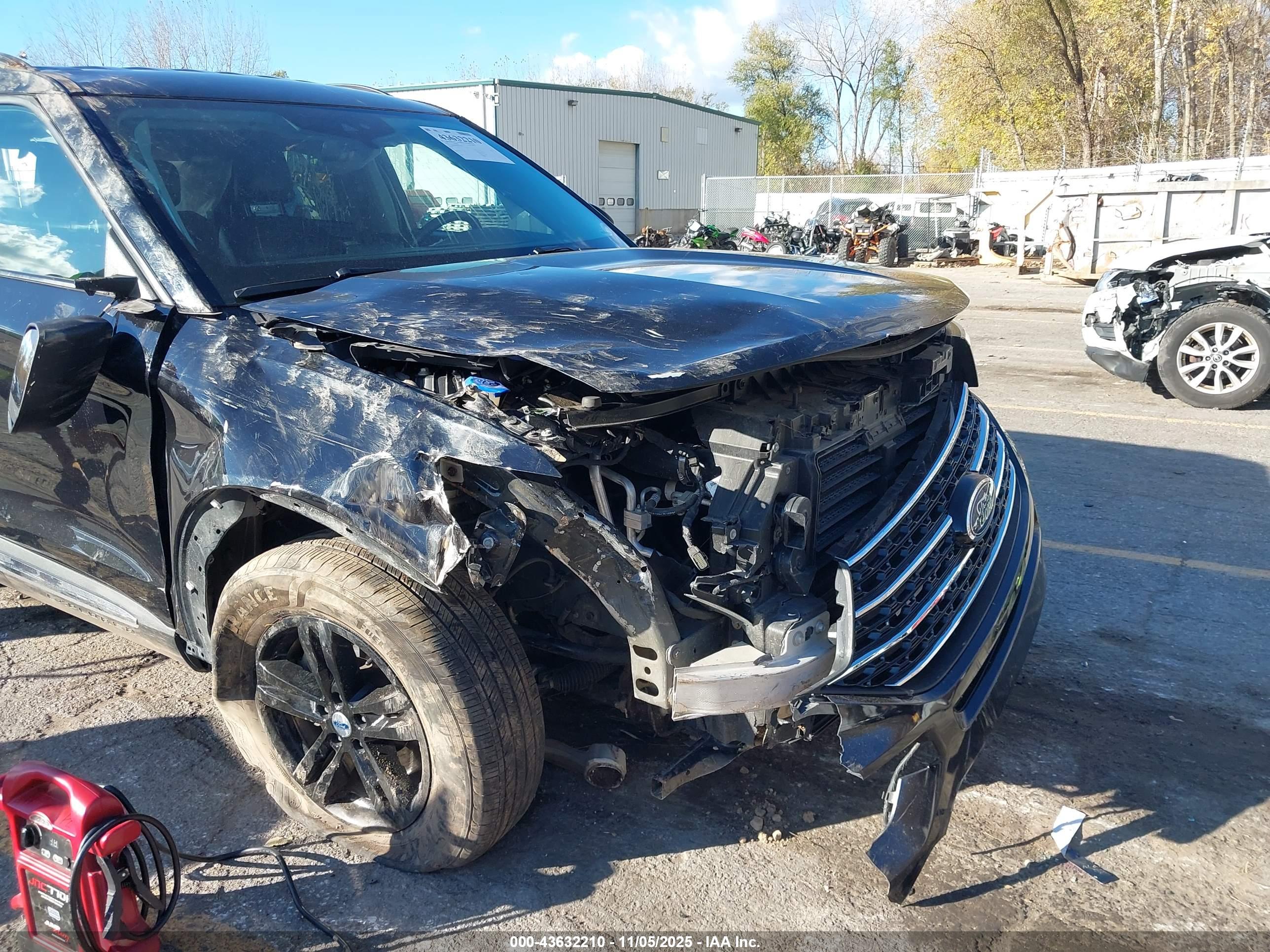 FORD EXPLORER image 6