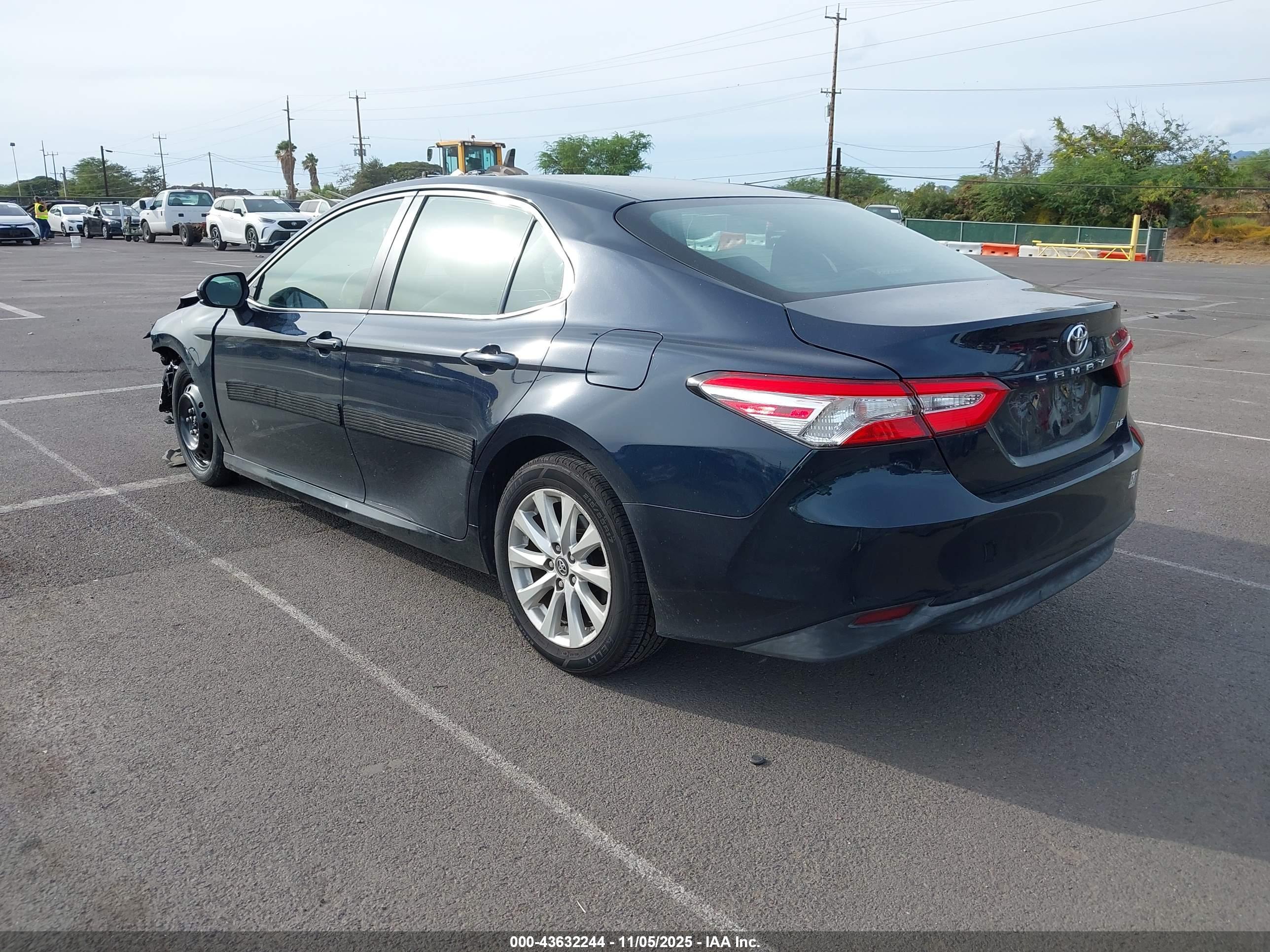 TOYOTA CAMRY image 3