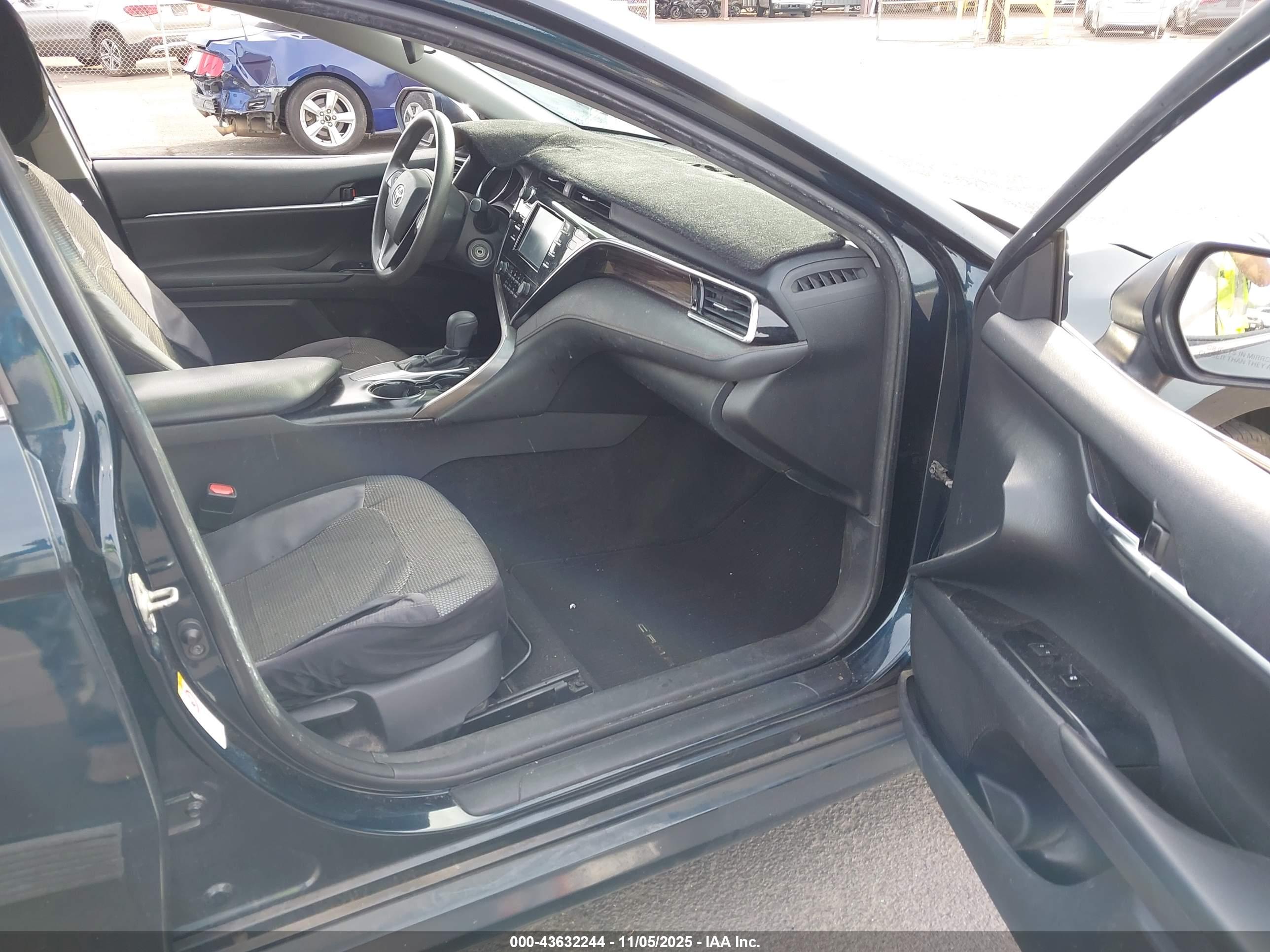 TOYOTA CAMRY image 5