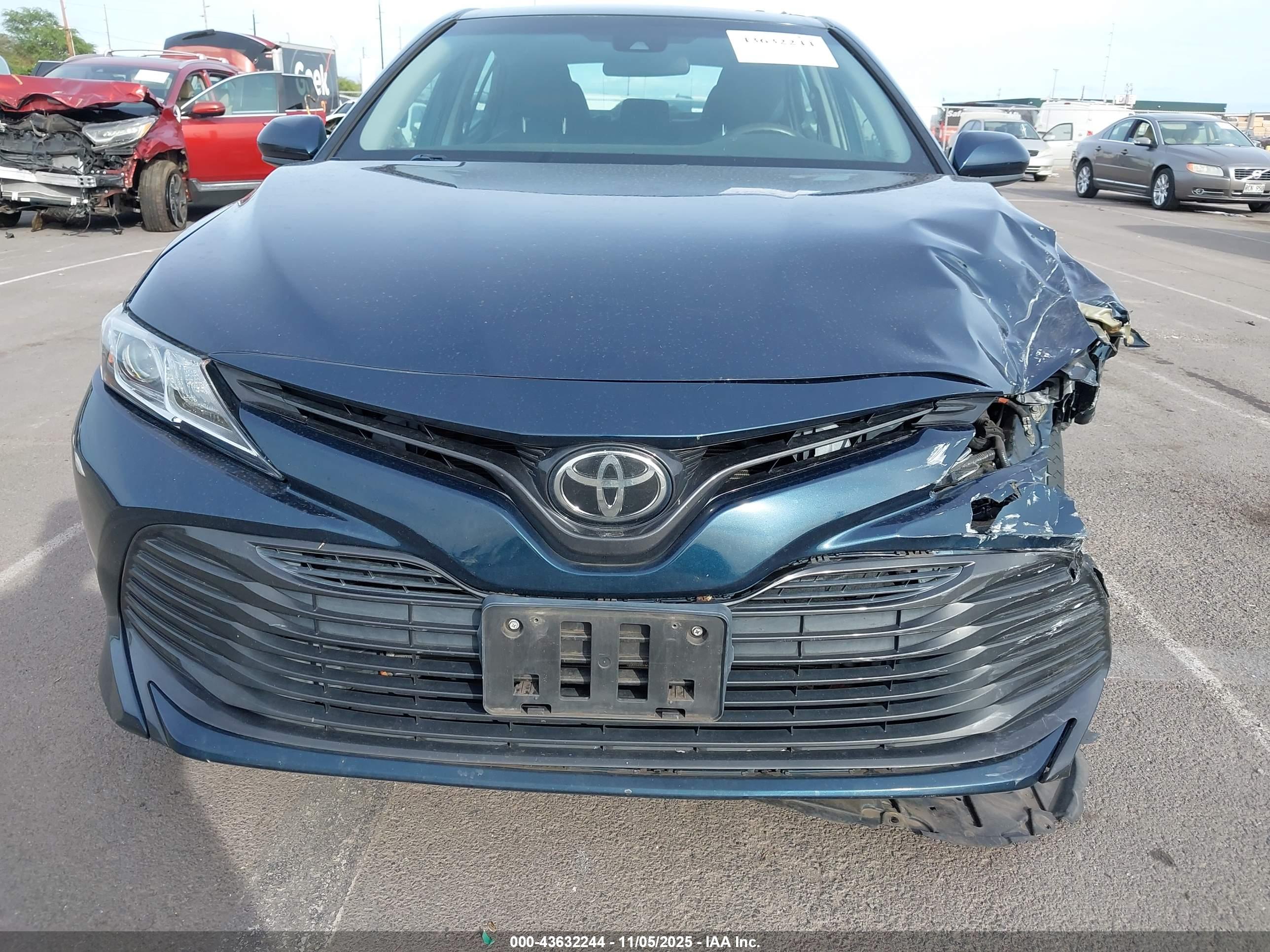 TOYOTA CAMRY image 6