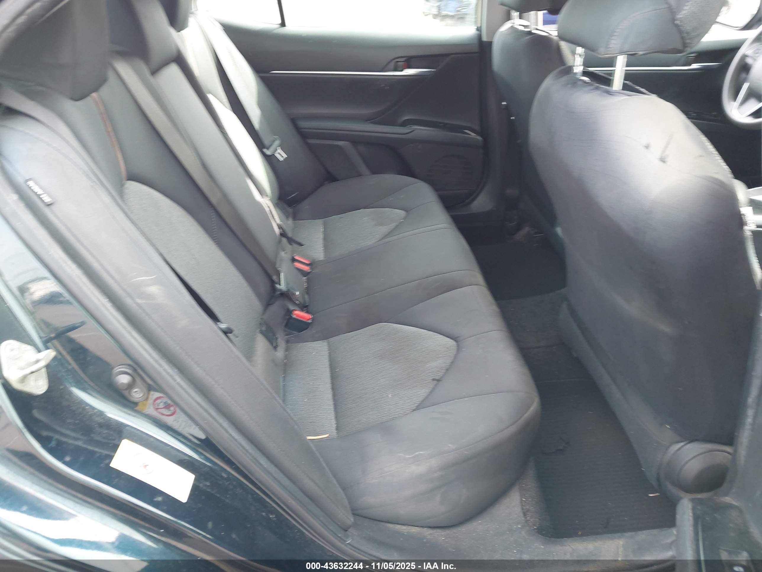 TOYOTA CAMRY image 8