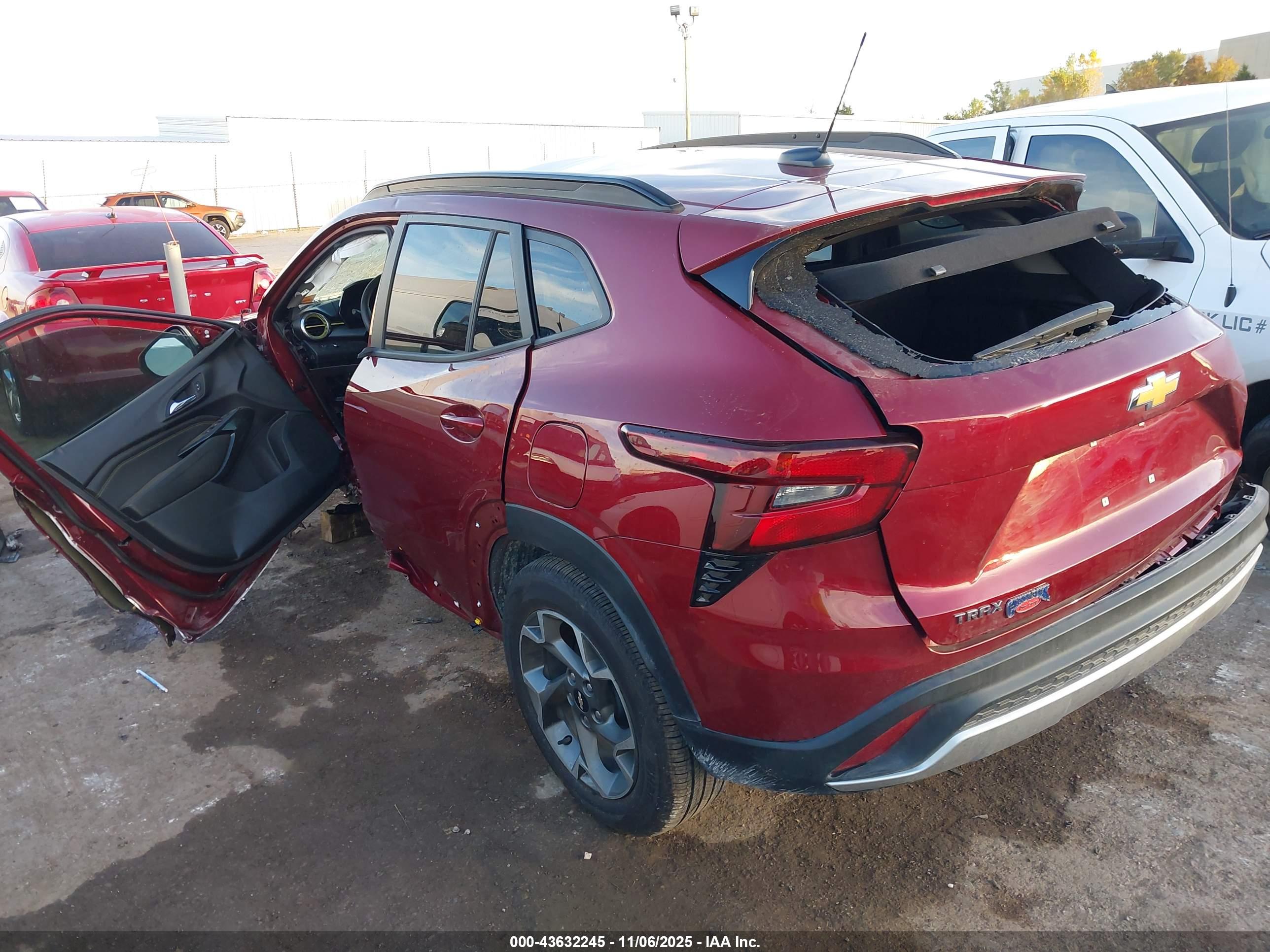 CHEVROLET TRAX image 3