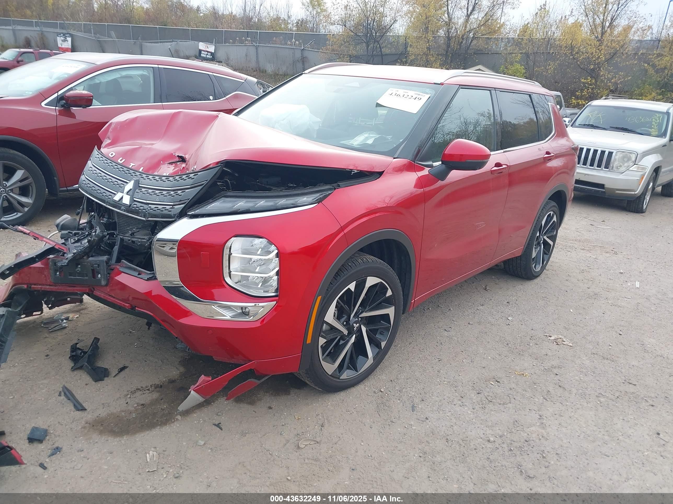 MITSUBISHI OUTLANDER image 2