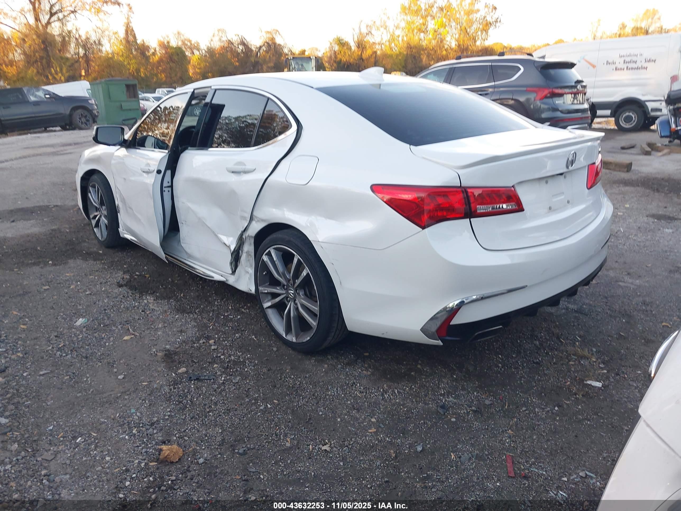 ACURA TLX image 3