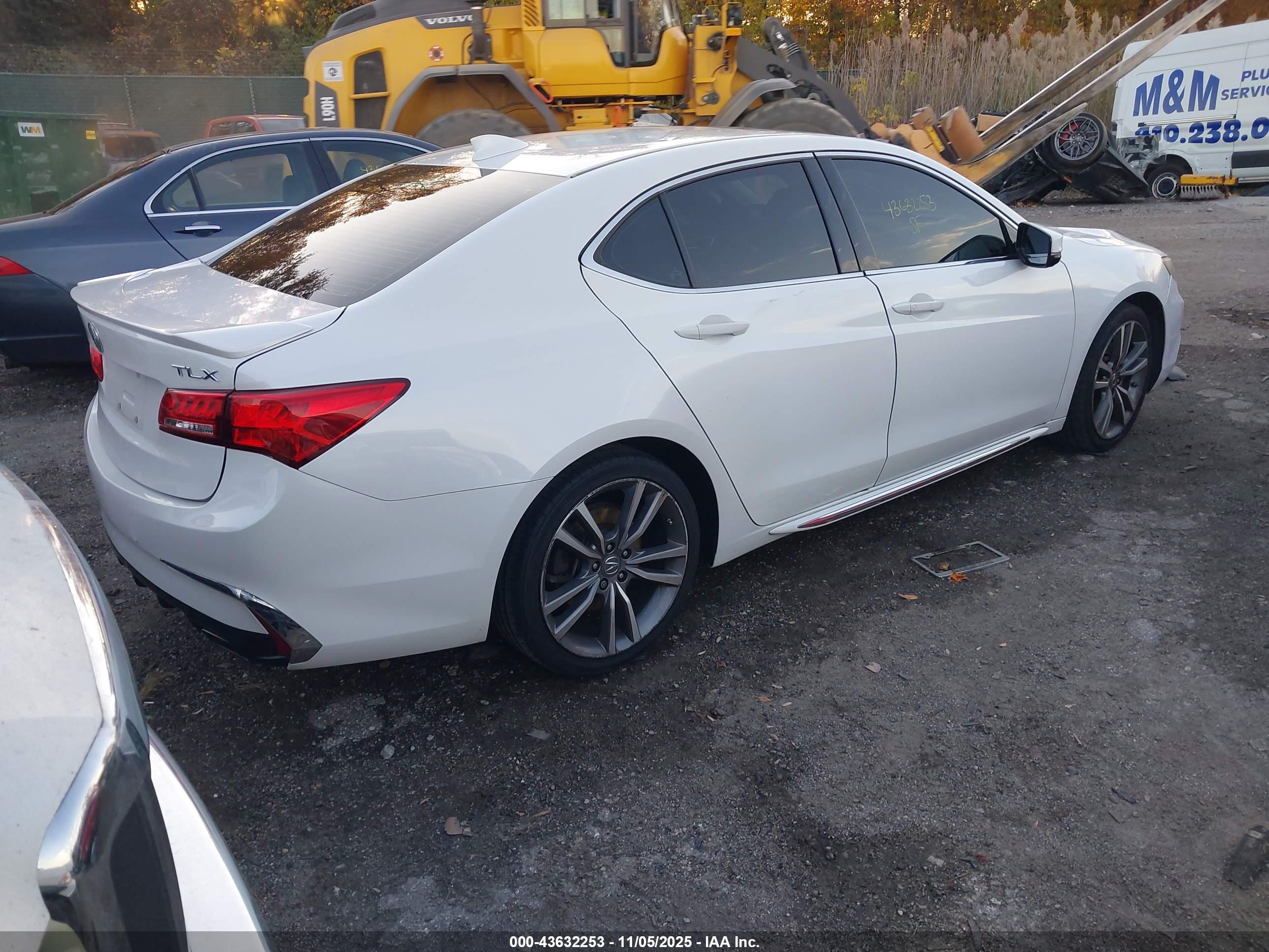 ACURA TLX image 4
