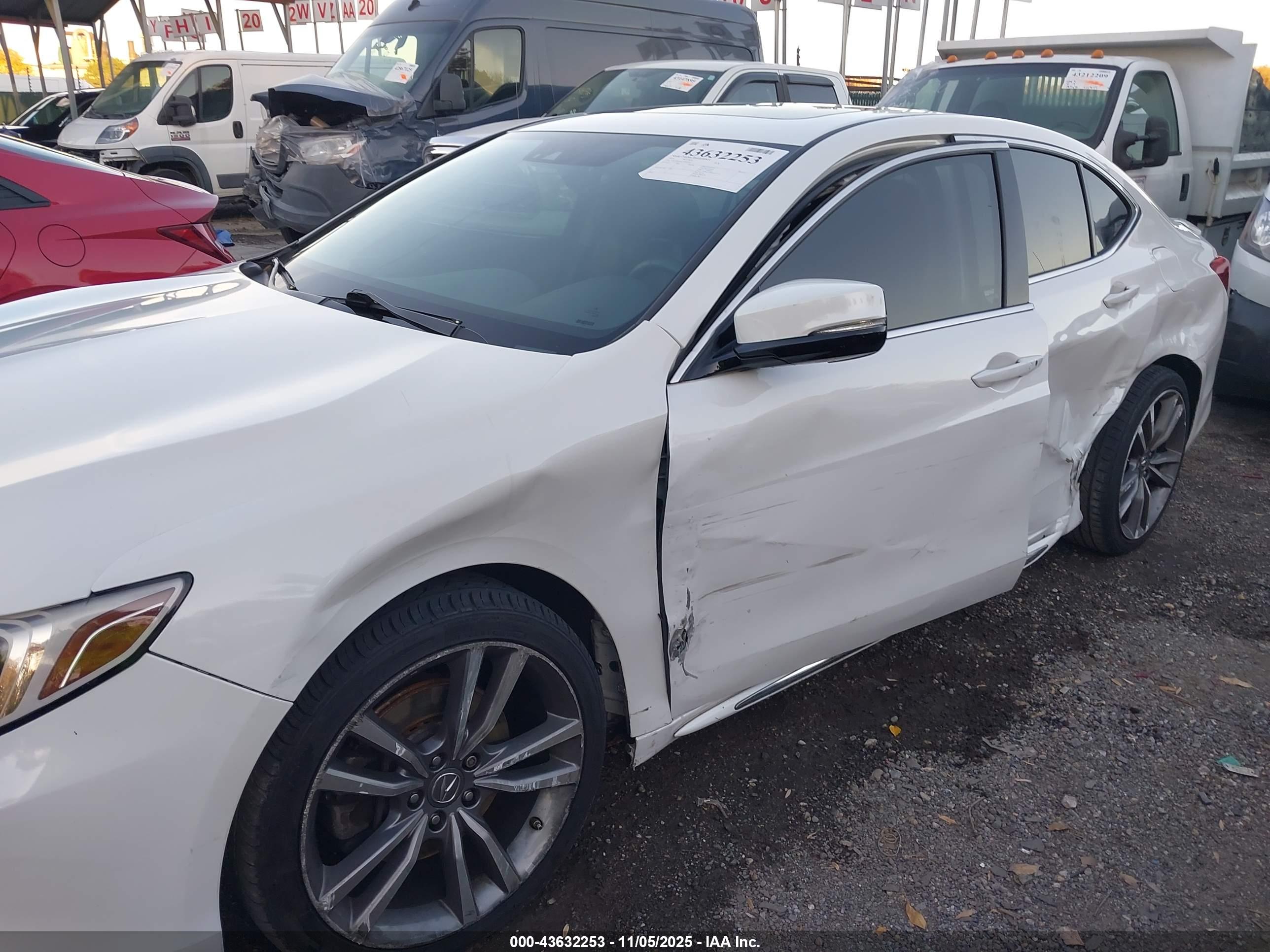 ACURA TLX image 6