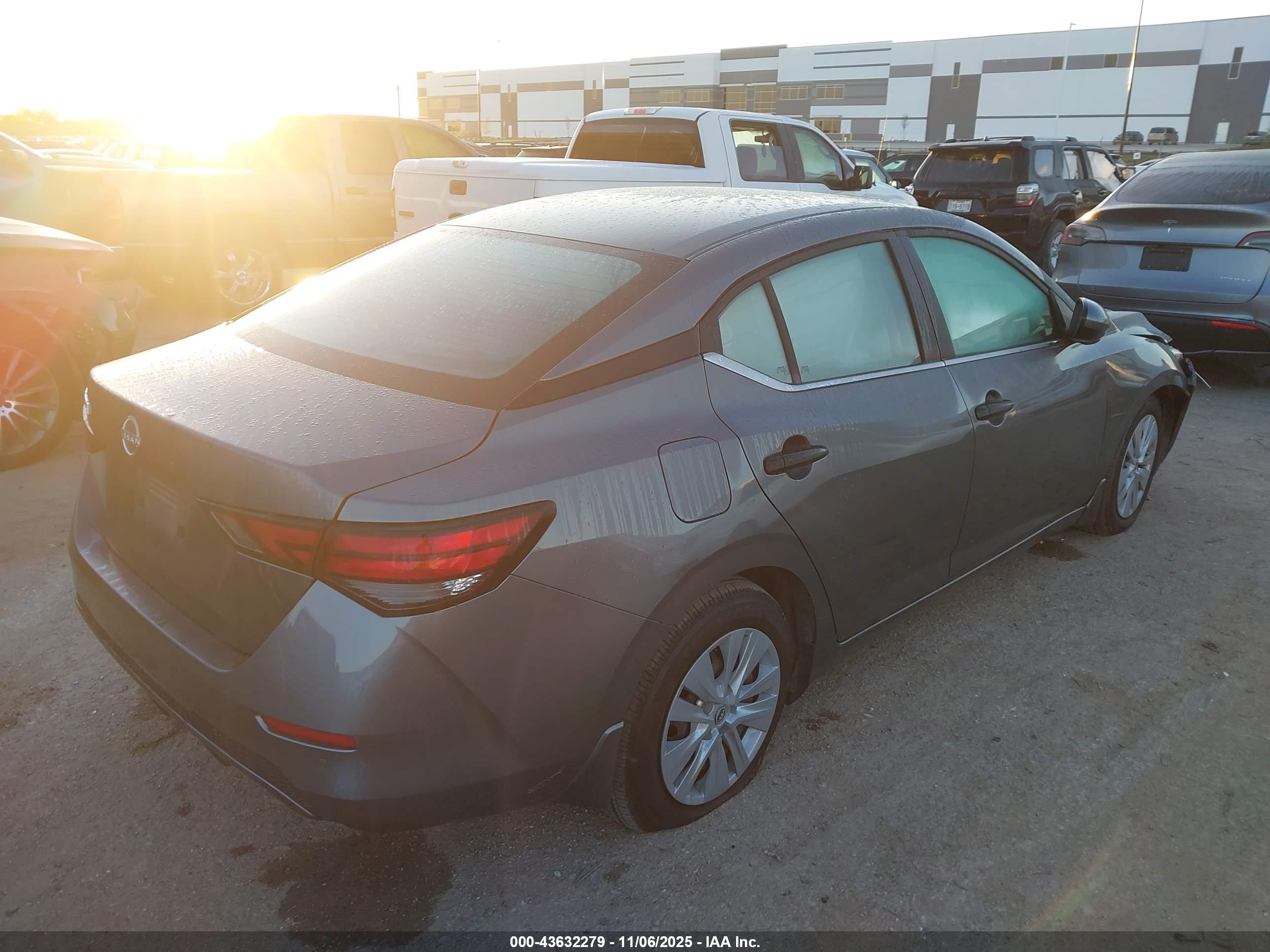 NISSAN SENTRA image 4