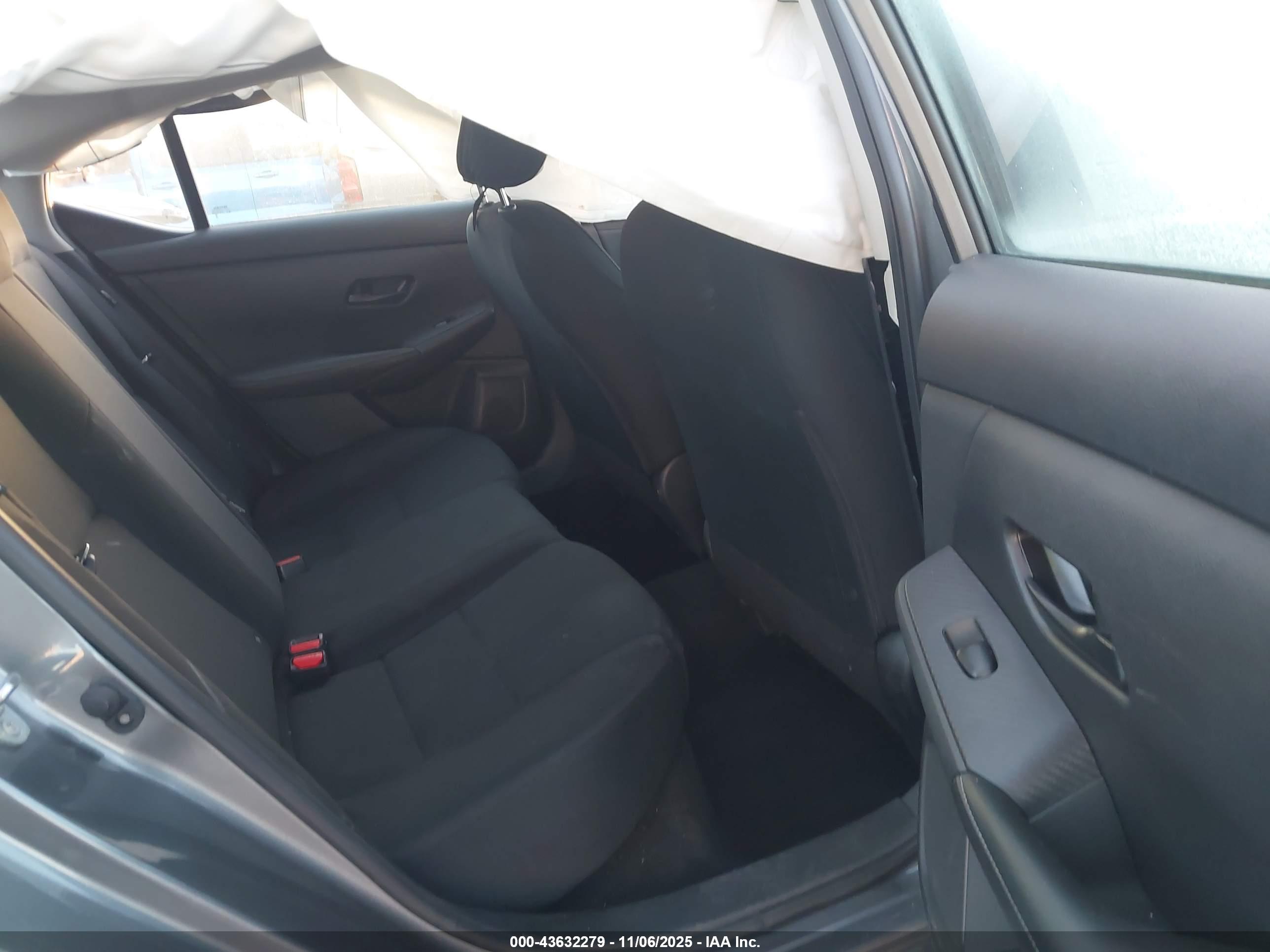 NISSAN SENTRA image 8