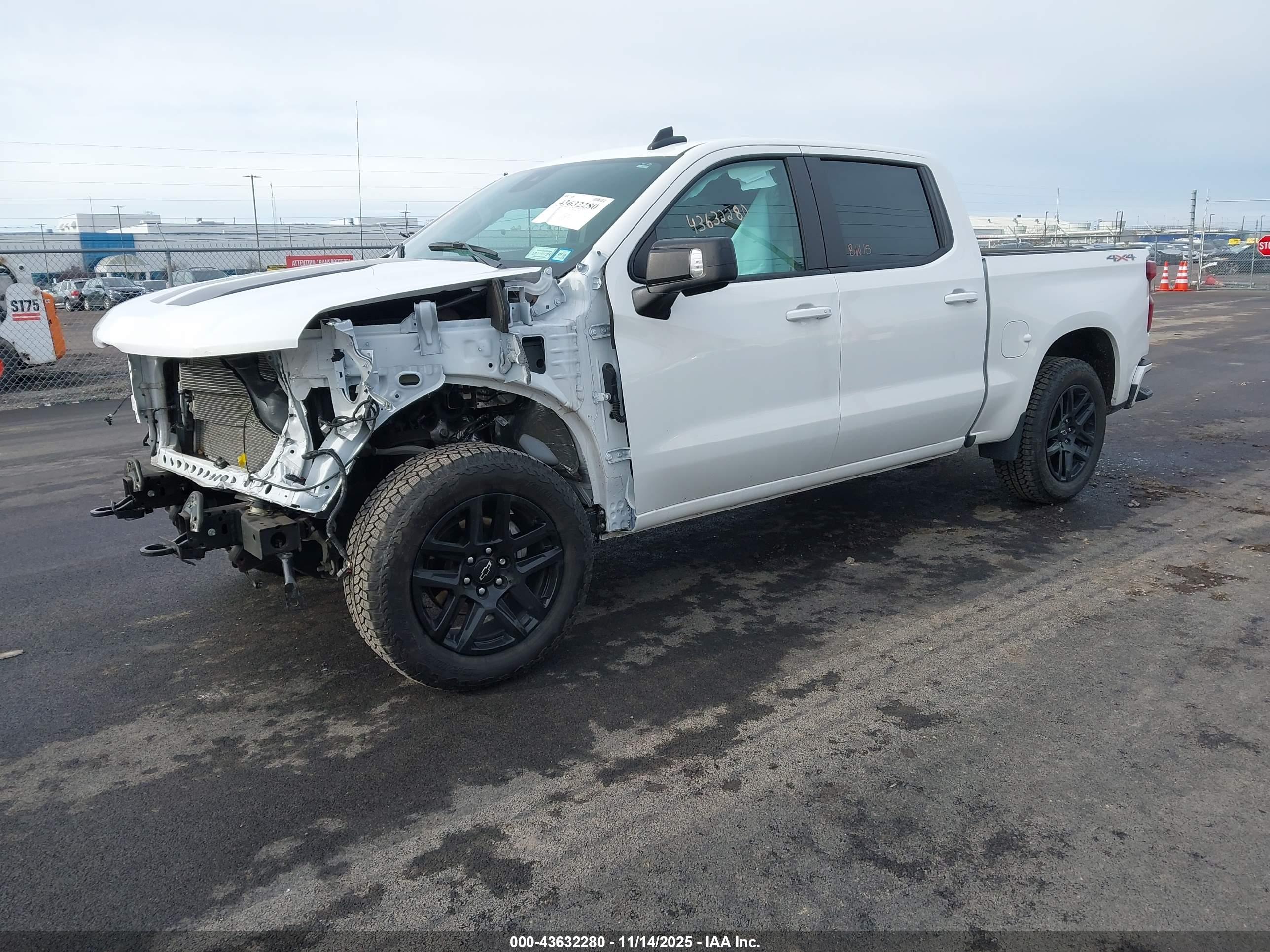 CHEVROLET SILVERADO image 2