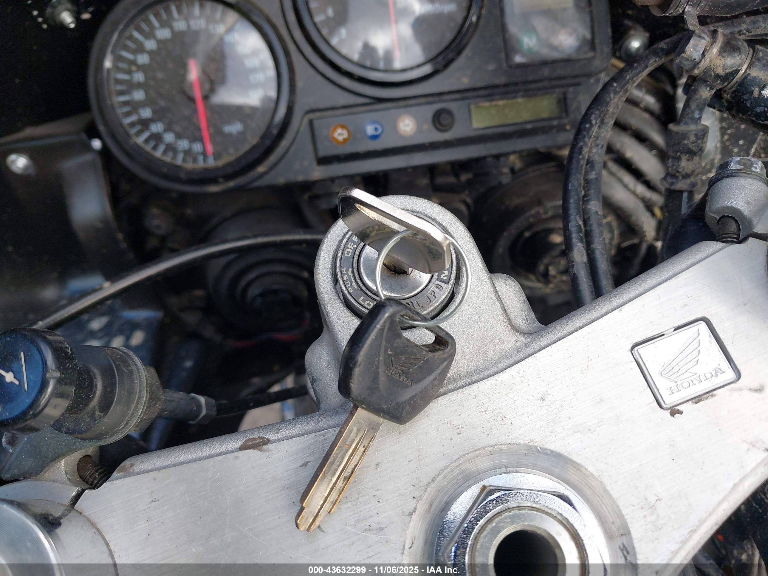 HONDA CBR900 image 11