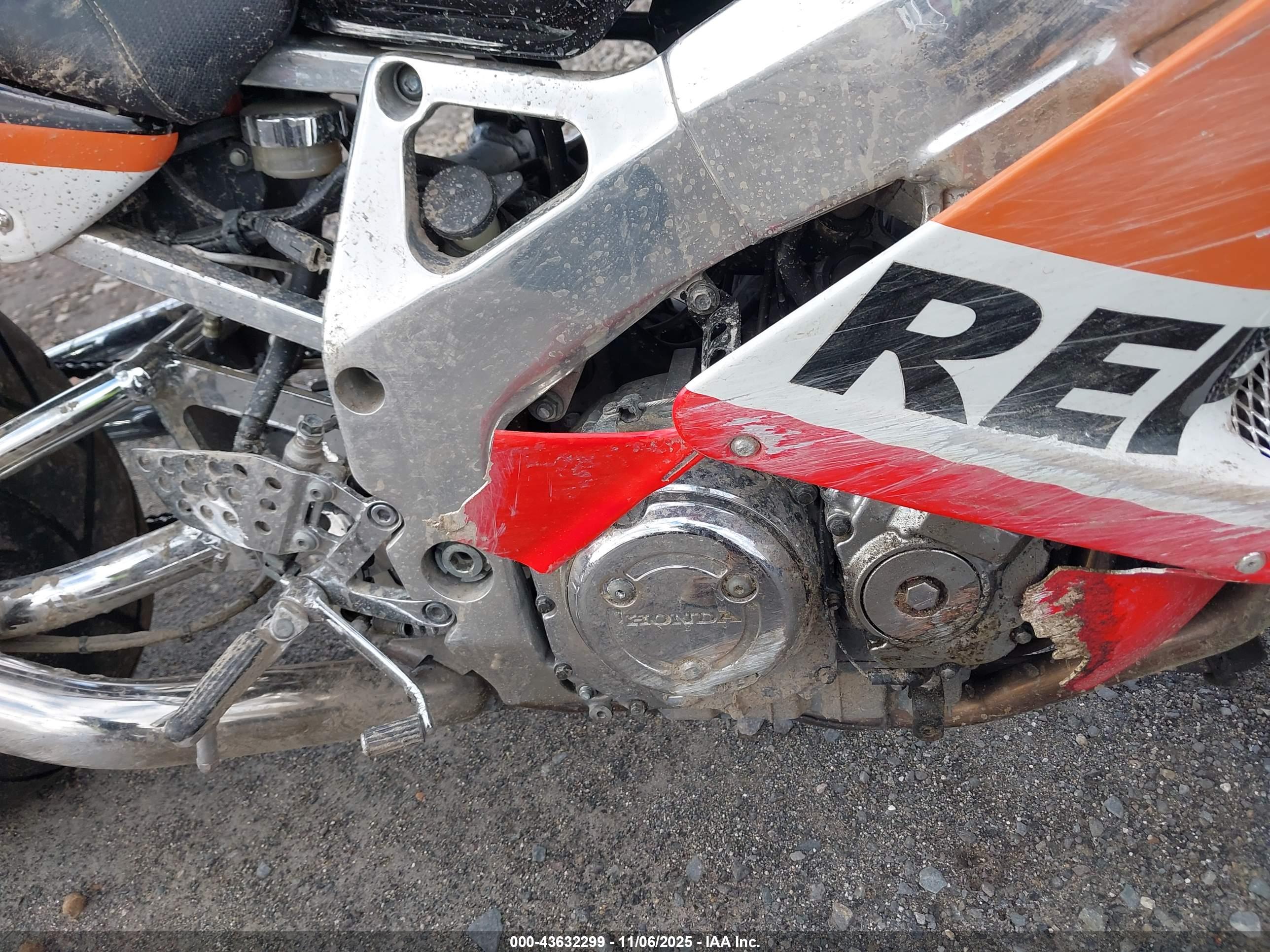 HONDA CBR900 image 8