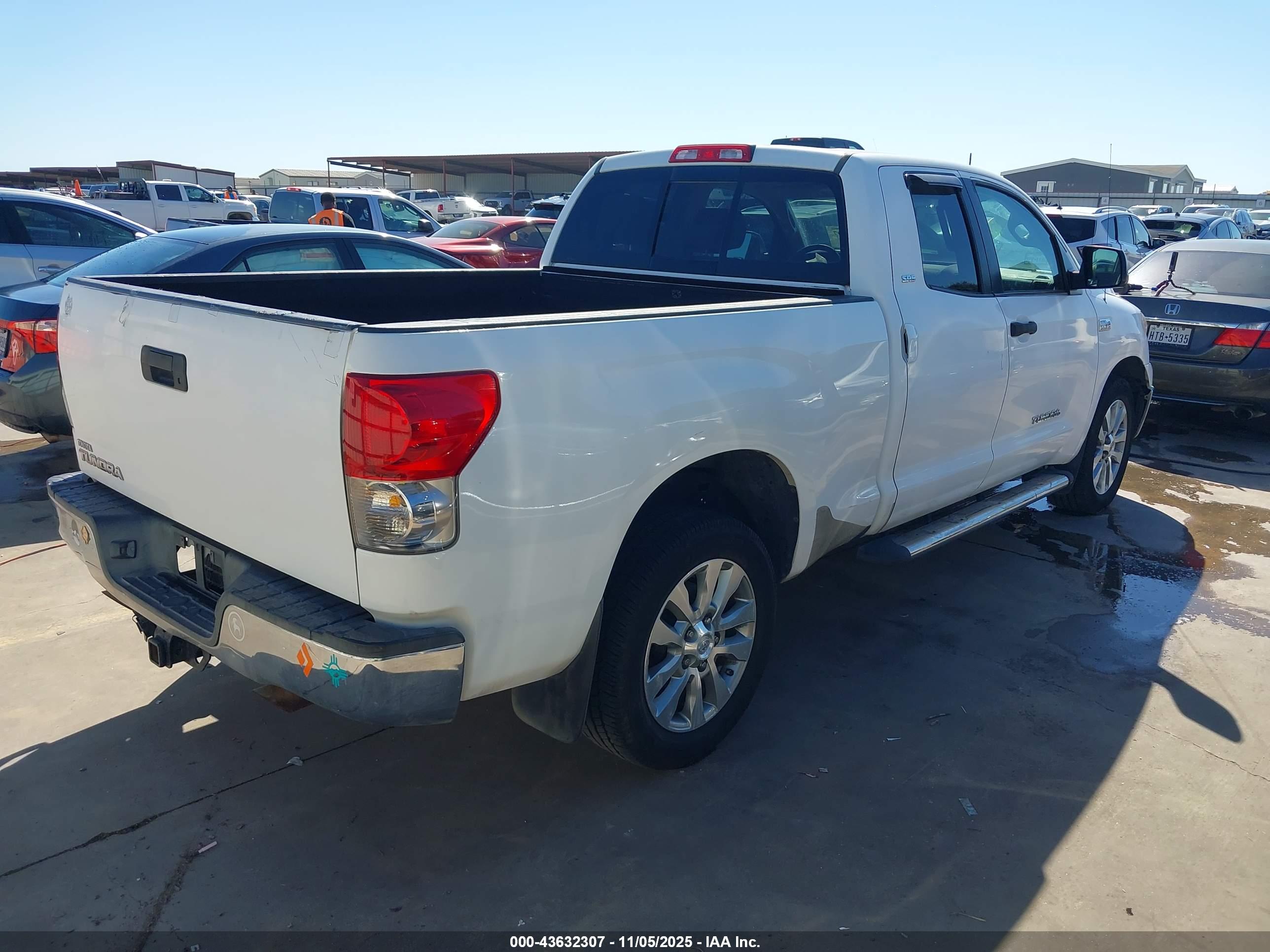 TOYOTA TUNDRA image 4